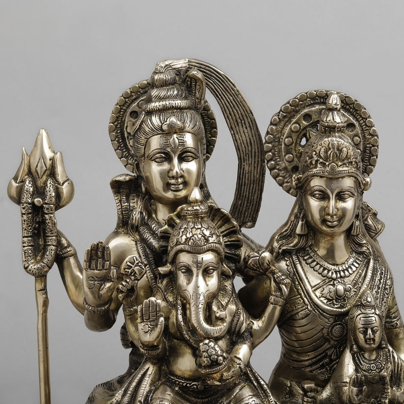 Brass Shiv Parivaar Smooth finish 17” Inches