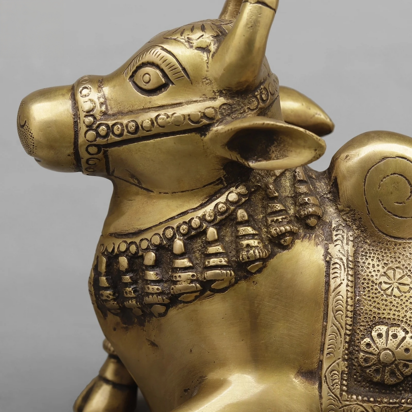 Brassaura® Seated Nandi Bull Statue | Antique Finish Brass Sculpture | Height 10 Inches & Weight 3.52 Kgs