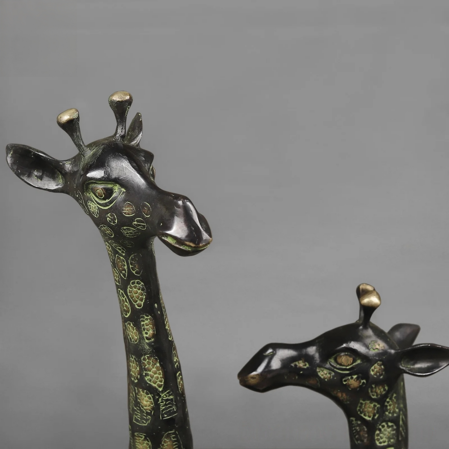 Brassaura® Brass Giraffe Standing Statue Set | Black Green Finish Wildlife Décor | Height 52 Inches & Weight 43.14 Kgs