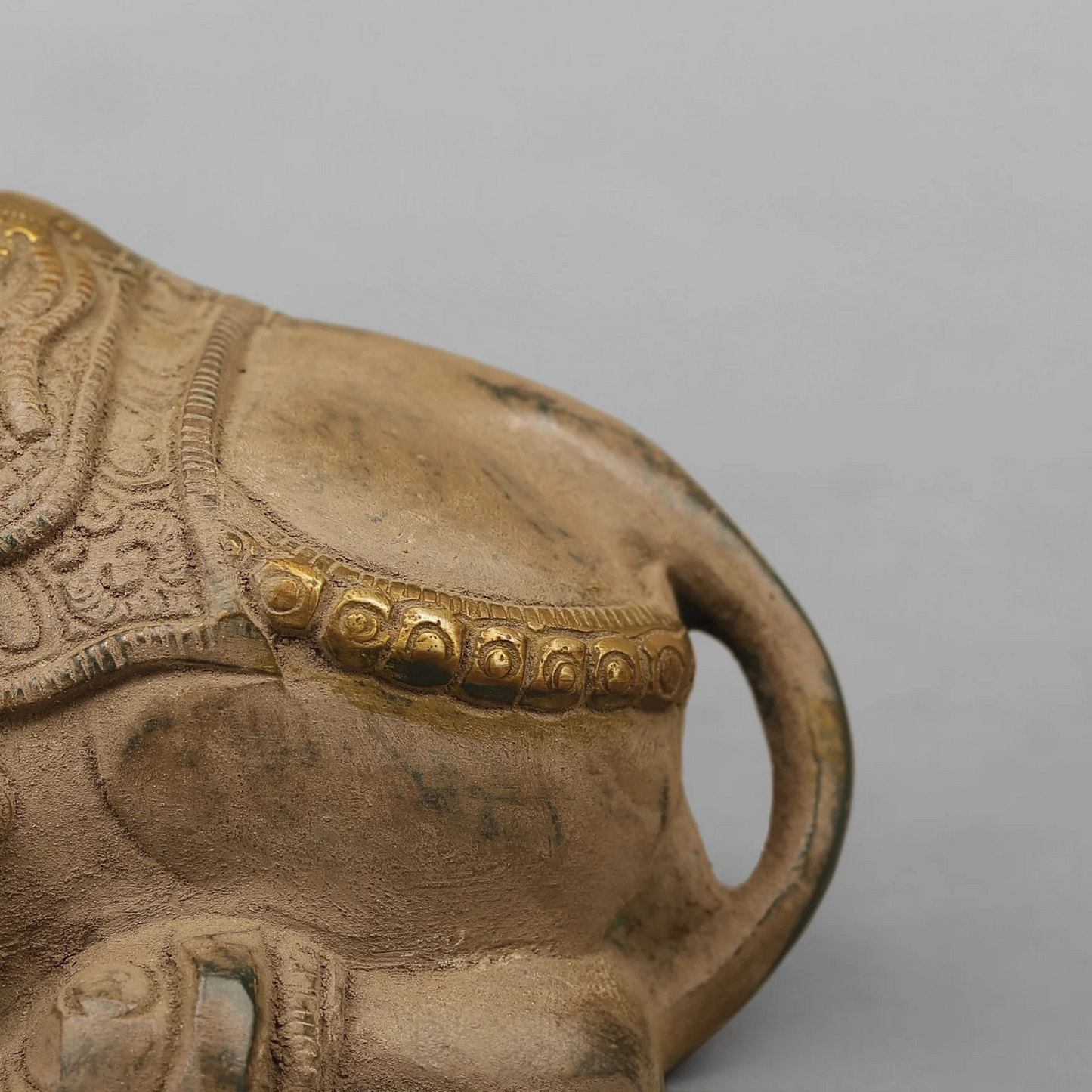 Brassaura® Brass Nandi Bull Statue | Handcrafted Sacred Nandi Maharaj Idol for Home Temple, Pooja & Spiritual Décor | Antique Green & Gold Finish | 7 Inches | 3.36 Kg