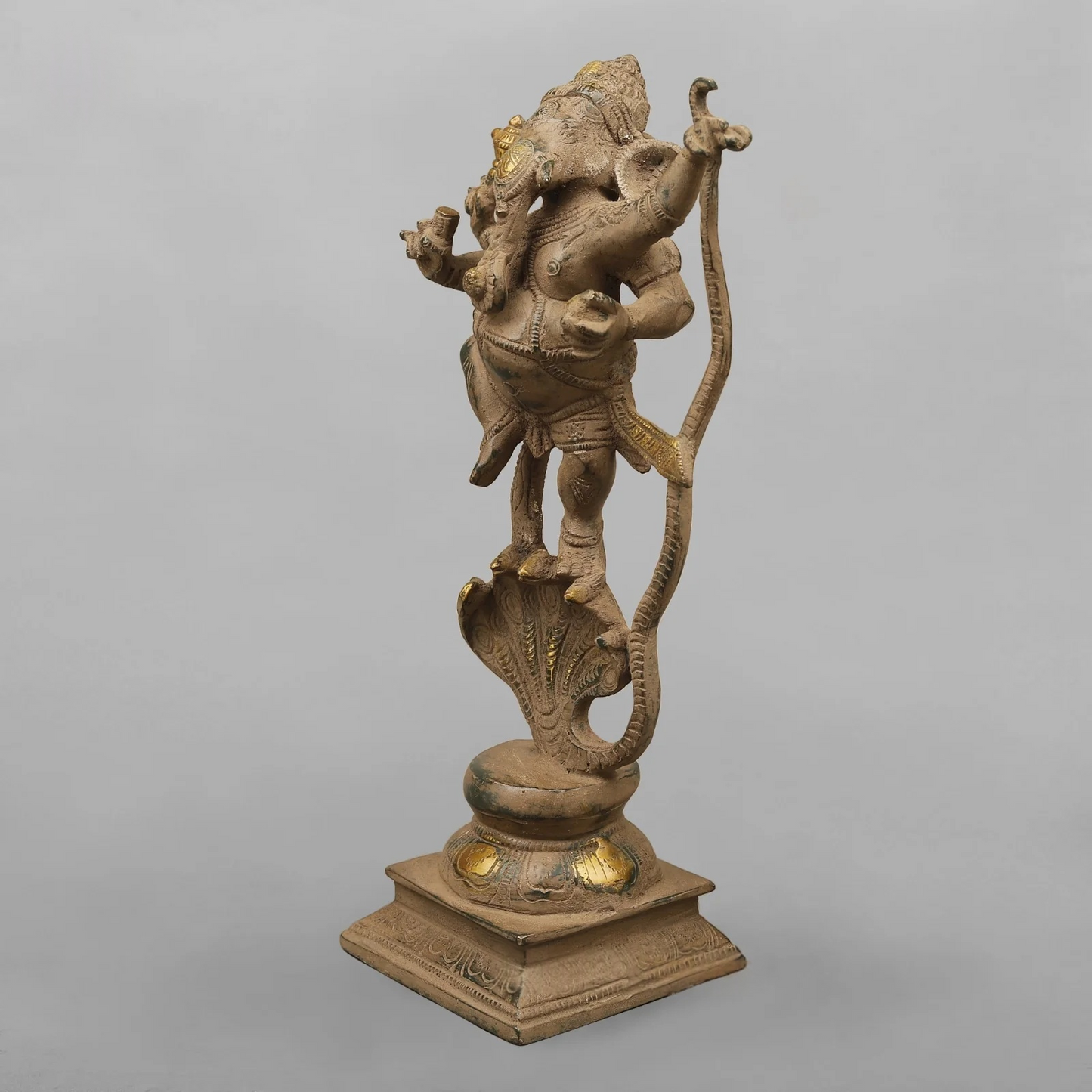 Brassaura® Brass Dancing Lord Ganesha with Serpent Arch | Handcrafted Premium Brass Ganpati Murti for Home Temple, Office & Spiritual Décor | Antique Finish | 12.5 Inches | 3.76 Kg