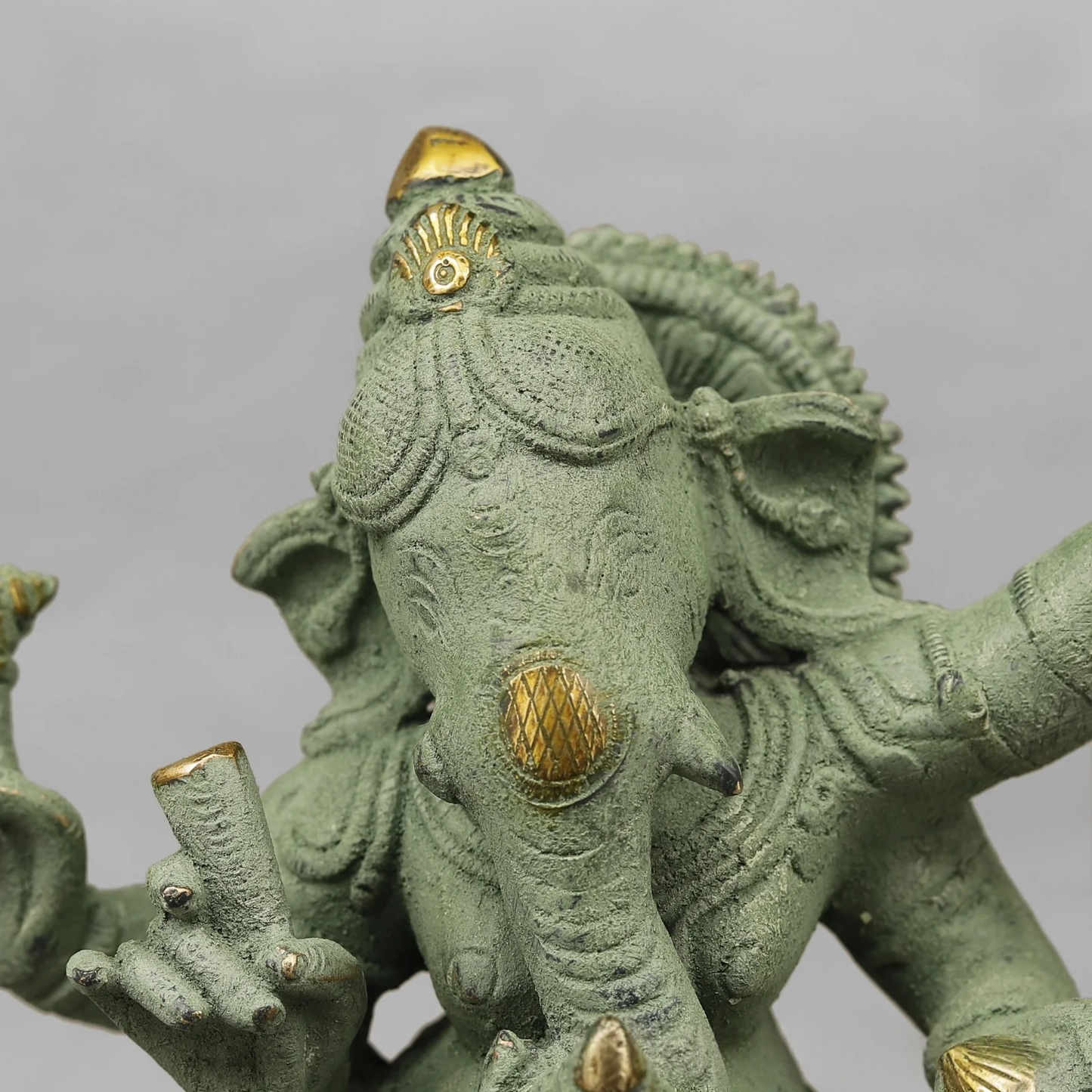 Brassaura® Brass Dancing Ganesha Idol | Handcrafted Lord Ganesh Murti for Home Temple, Living Room & Office Décor | Antique Green Finish | Premium Brass Statue | 12.5 Inches | 5.16 Kg