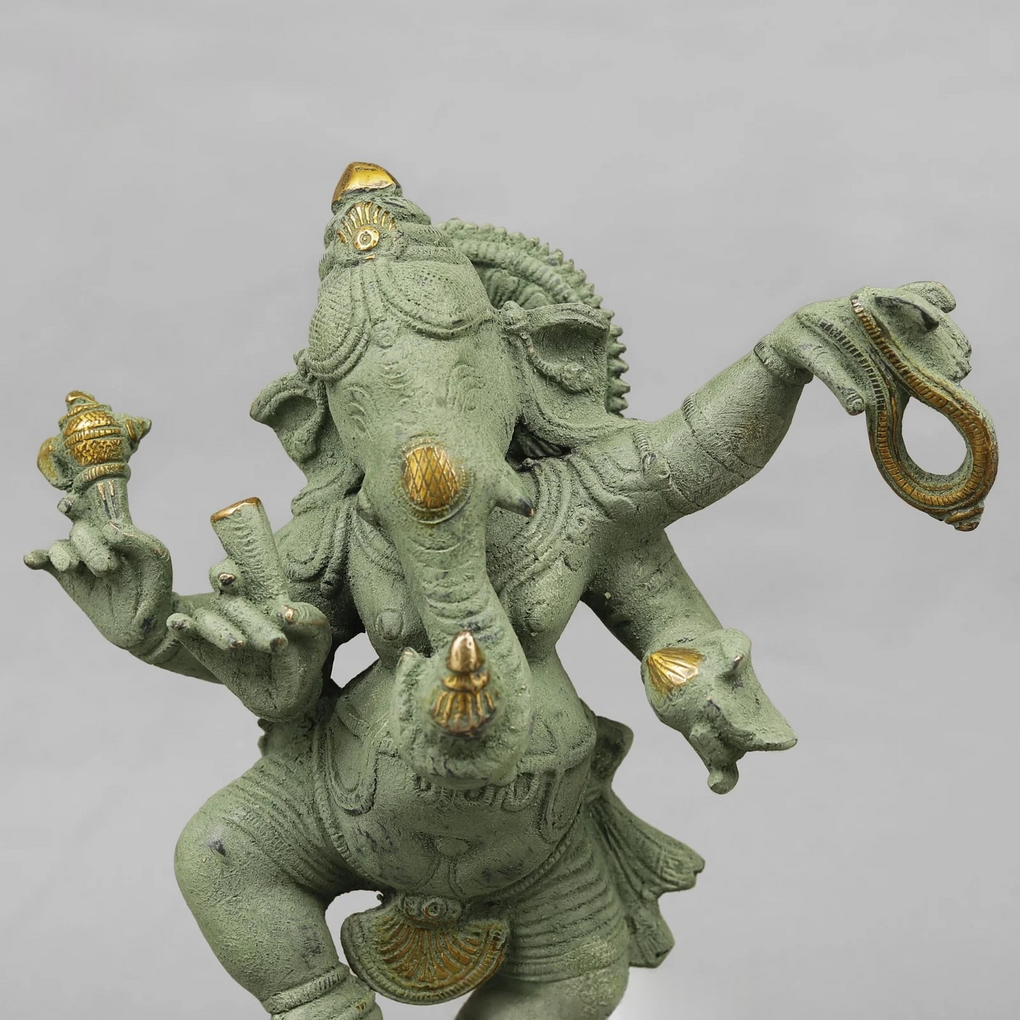 Brassaura® Brass Dancing Ganesha Idol | Handcrafted Lord Ganesh Murti for Home Temple, Living Room & Office Décor | Antique Green Finish | Premium Brass Statue | 12.5 Inches | 5.16 Kg
