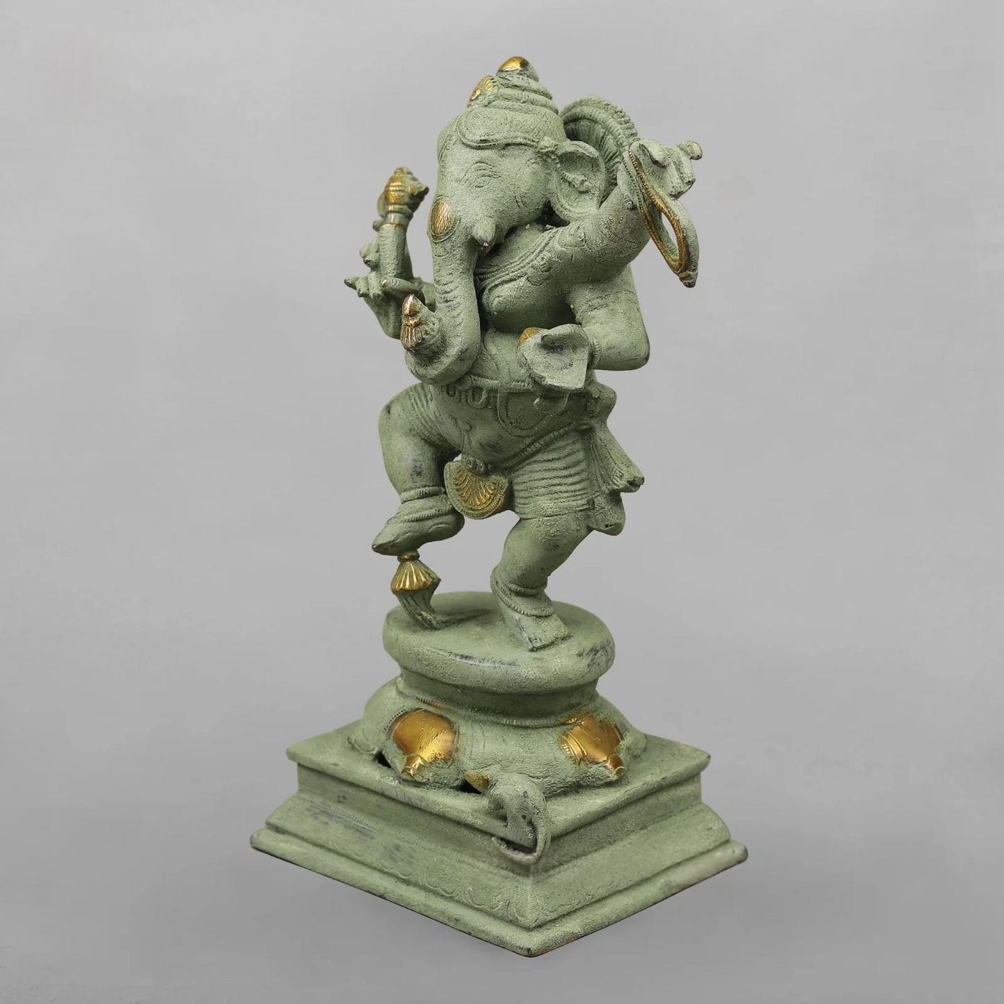 Brassaura® Brass Dancing Ganesha Idol | Handcrafted Lord Ganesh Murti for Home Temple, Living Room & Office Décor | Antique Green Finish | Premium Brass Statue | 12.5 Inches | 5.16 Kg