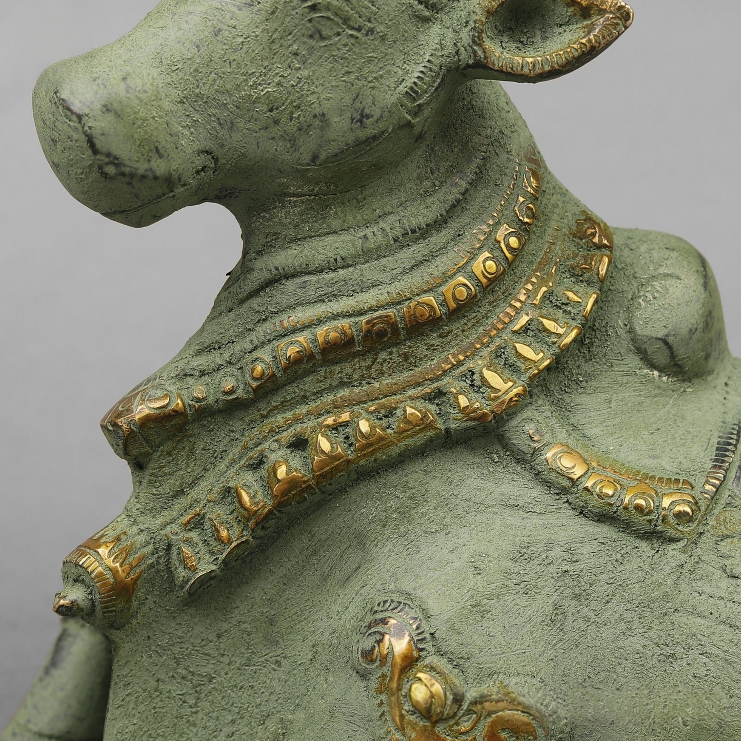 Brassaura® Brass Nandi Bull Statue | Handcrafted Sacred Nandi Idol for Home Temple, Pooja Room & Office Décor | Antique Green Finish | Premium Brass Murti | 7 Inches | 3.28 Kg