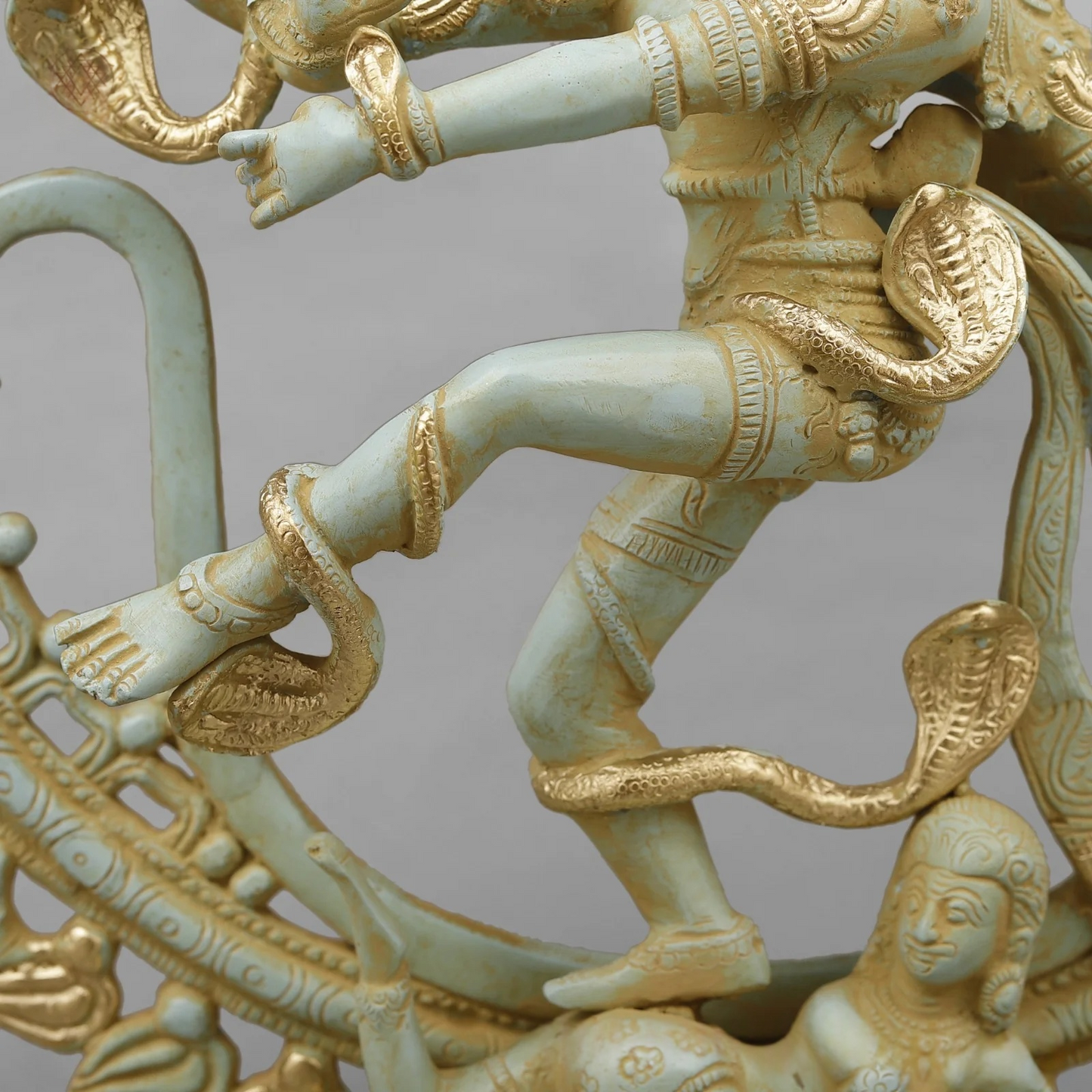 Brassaura® Brass Nataraja Shiva Statue | Handcrafted Dancing Lord Shiva Idol for Home Temple, Living Room & Office Décor | Antique Dual Tone Finish | Premium Brass Murti | 21 Inches | 10.72 Kg