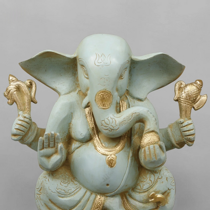 Brassaura® Brass Lord Ganesha Idol | Seated Ganpati Murti with Traditional Detailing & Blessing Pose | Sacred Brass Sculpture for Home Temple, Spiritual Décor & Gifting | 7.5 Inches | 3.3 Kg