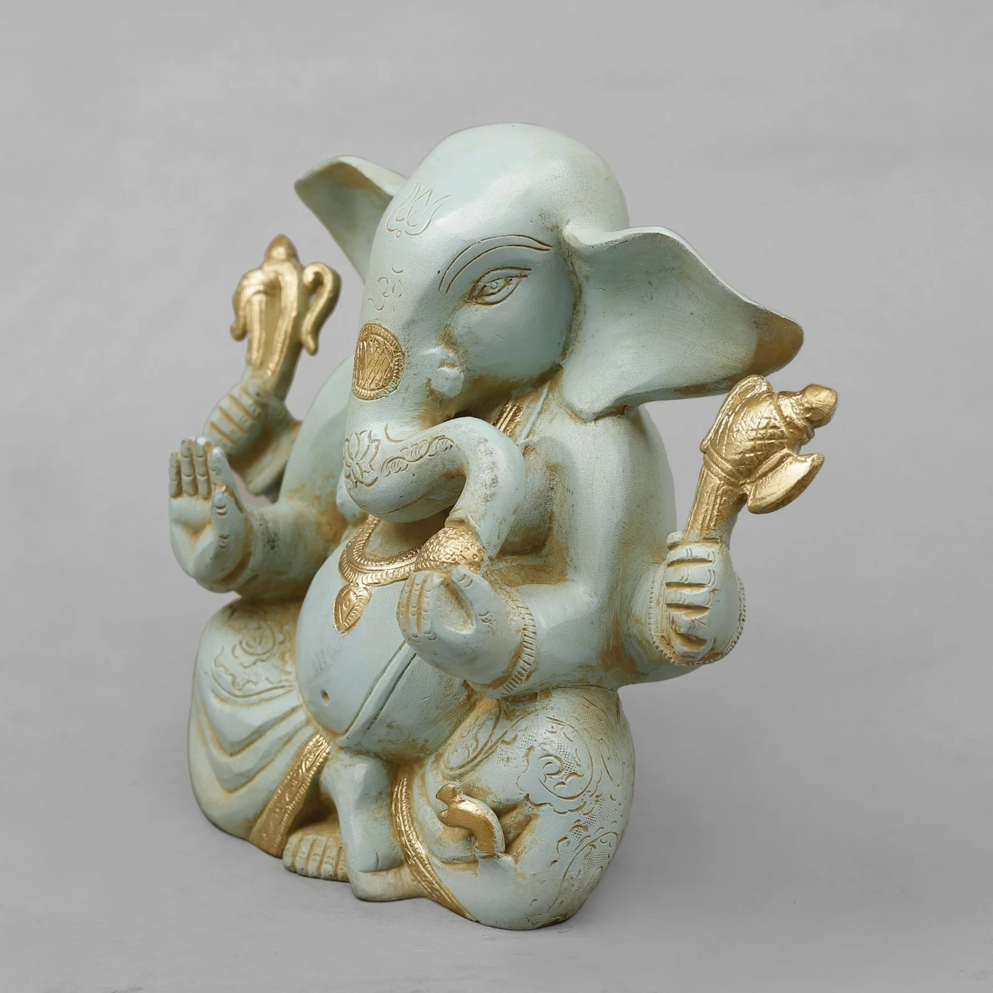 Brassaura® Brass Lord Ganesha Idol | Seated Ganpati Murti with Traditional Detailing & Blessing Pose | Sacred Brass Sculpture for Home Temple, Spiritual Décor & Gifting | 7.5 Inches | 3.3 Kg