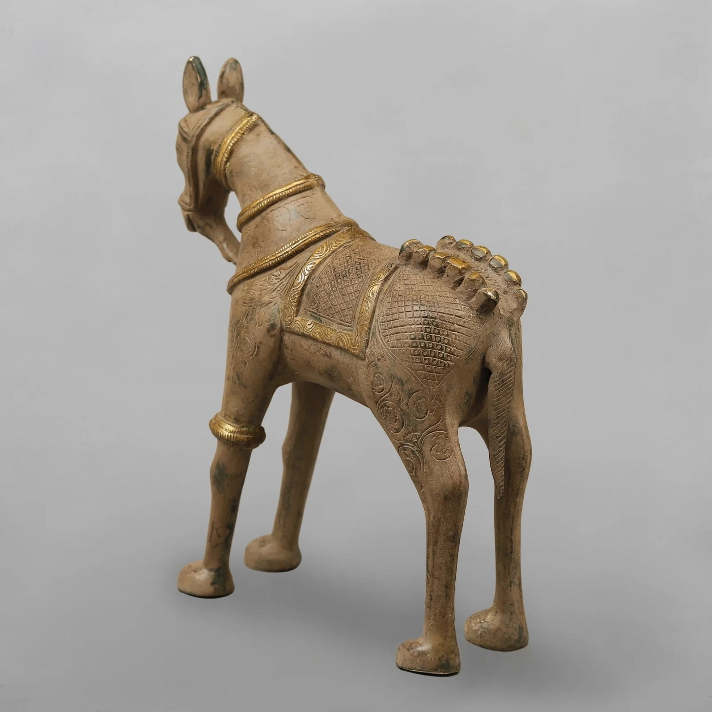 Brassaura® Brass Horse Statue | Decorative Standing Horse Figurine with Traditional Handcrafted Detailing | Premium Brass Sculpture for Home Décor, Office, Vastu & Gifting | 12.5 Inches | 5.08 Kg