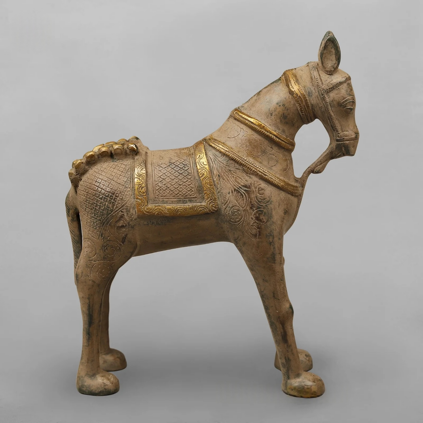 Brassaura® Brass Horse Statue | Decorative Standing Horse Figurine with Traditional Handcrafted Detailing | Premium Brass Sculpture for Home Décor, Office, Vastu & Gifting | 12.5 Inches | 5.08 Kg
