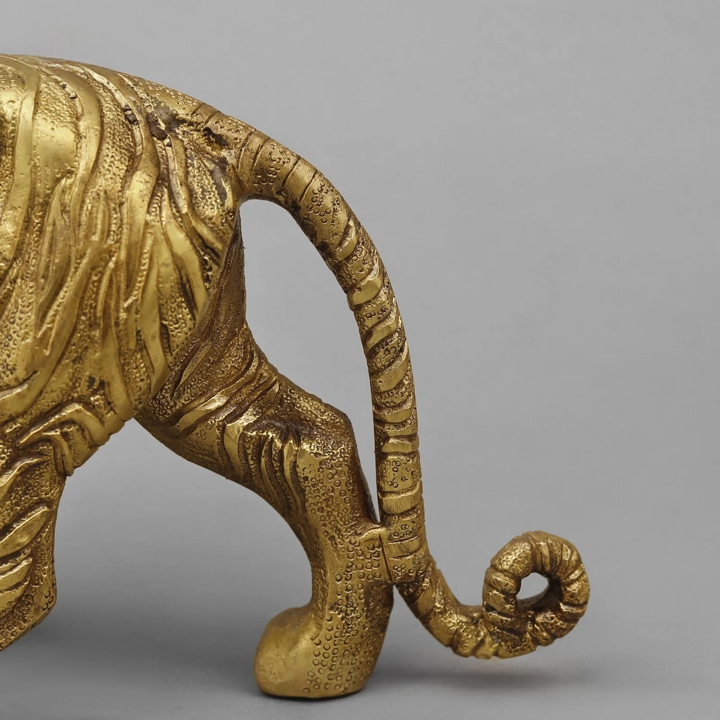 Brassaura® Brass Tiger Statue | Majestic Walking Tiger Figurine with Intricate Detailing | Premium Brass Animal Sculpture for Home Décor, Office, Vastu & Gifting | 13 Inches | 3.7 Kg