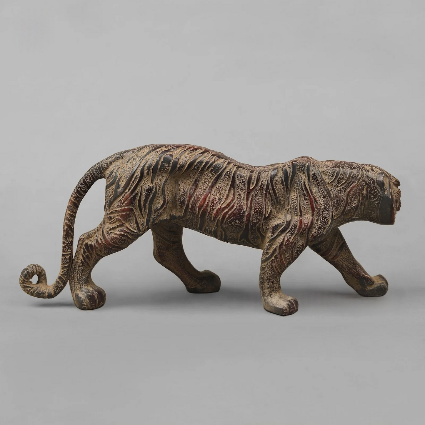 Brassaura® Brass Tiger Statue | Majestic Walking Tiger Figurine with Intricate Detailing | Premium Brass Sculpture for Home Décor, Office, Vastu & Gifting | 13 Inches | 3.9 Kg