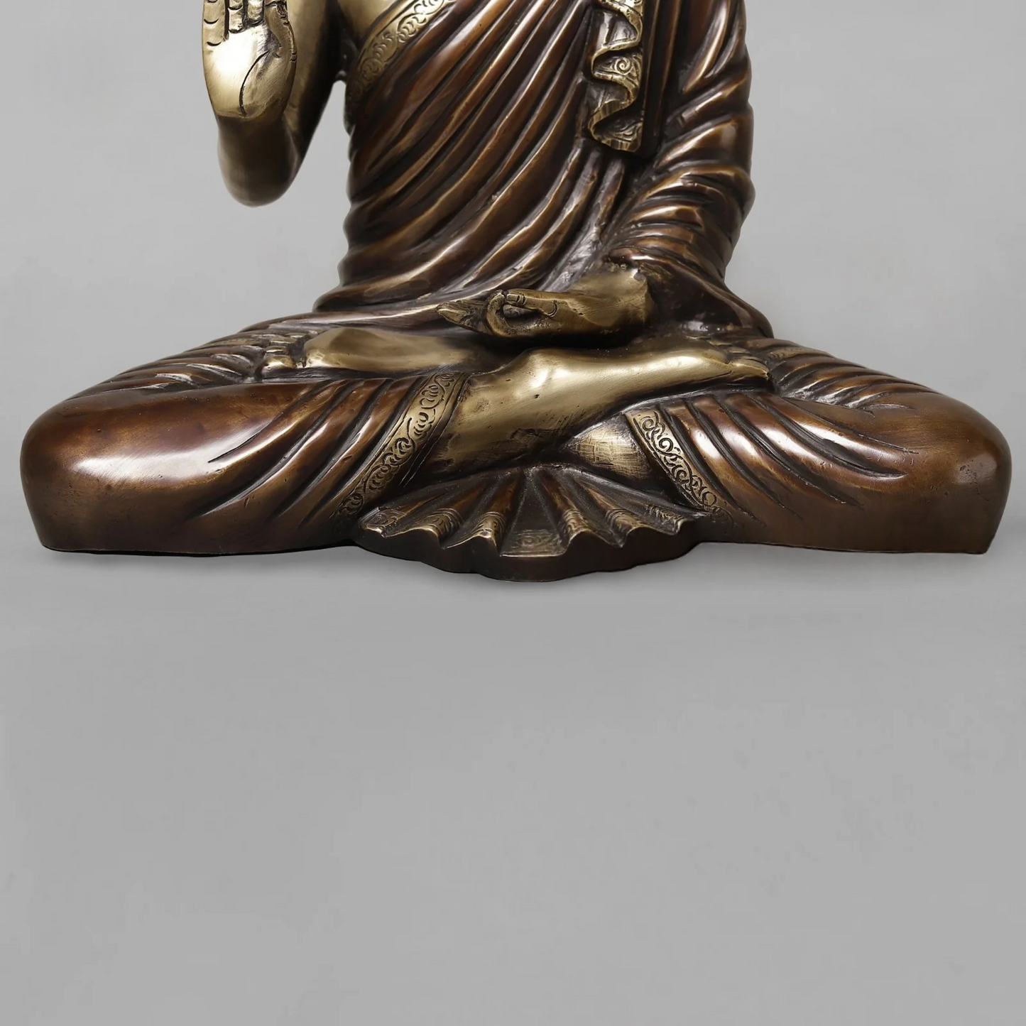 Brassaura® Brass Meditating Buddha Statue | Seated Buddha Idol in Abhaya Mudra with Antique Dual-Tone Finish | Premium Brass Sculpture for Home Décor, Meditation & Gifting | 15 Inches | 8.16 Kg