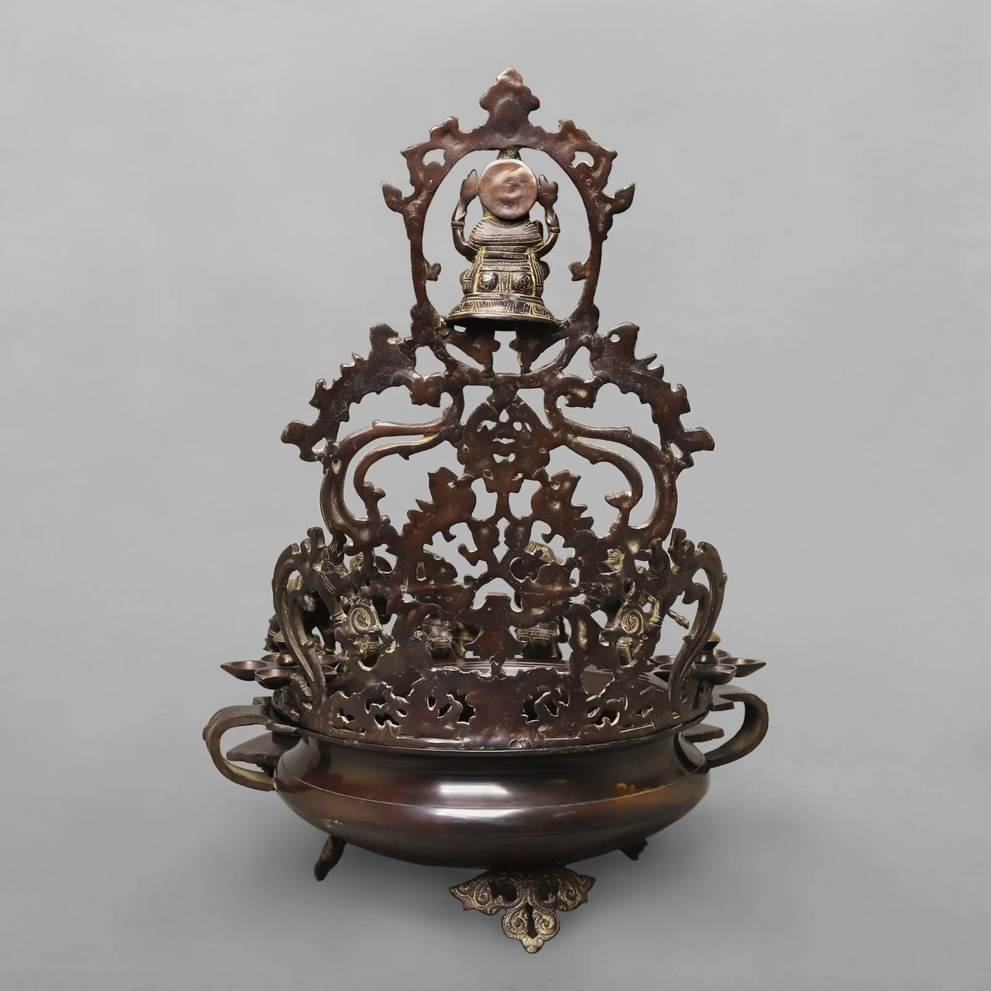 Brassaura® Brass Lord Ganesha Musical Ensemble Urli | Decorative Ganpati Fountain Bowl with Ornate Traditional Detailing | Premium Brass Centerpiece for Home Décor, Temple & Gifting | 30 Inches | 31.98 Kg