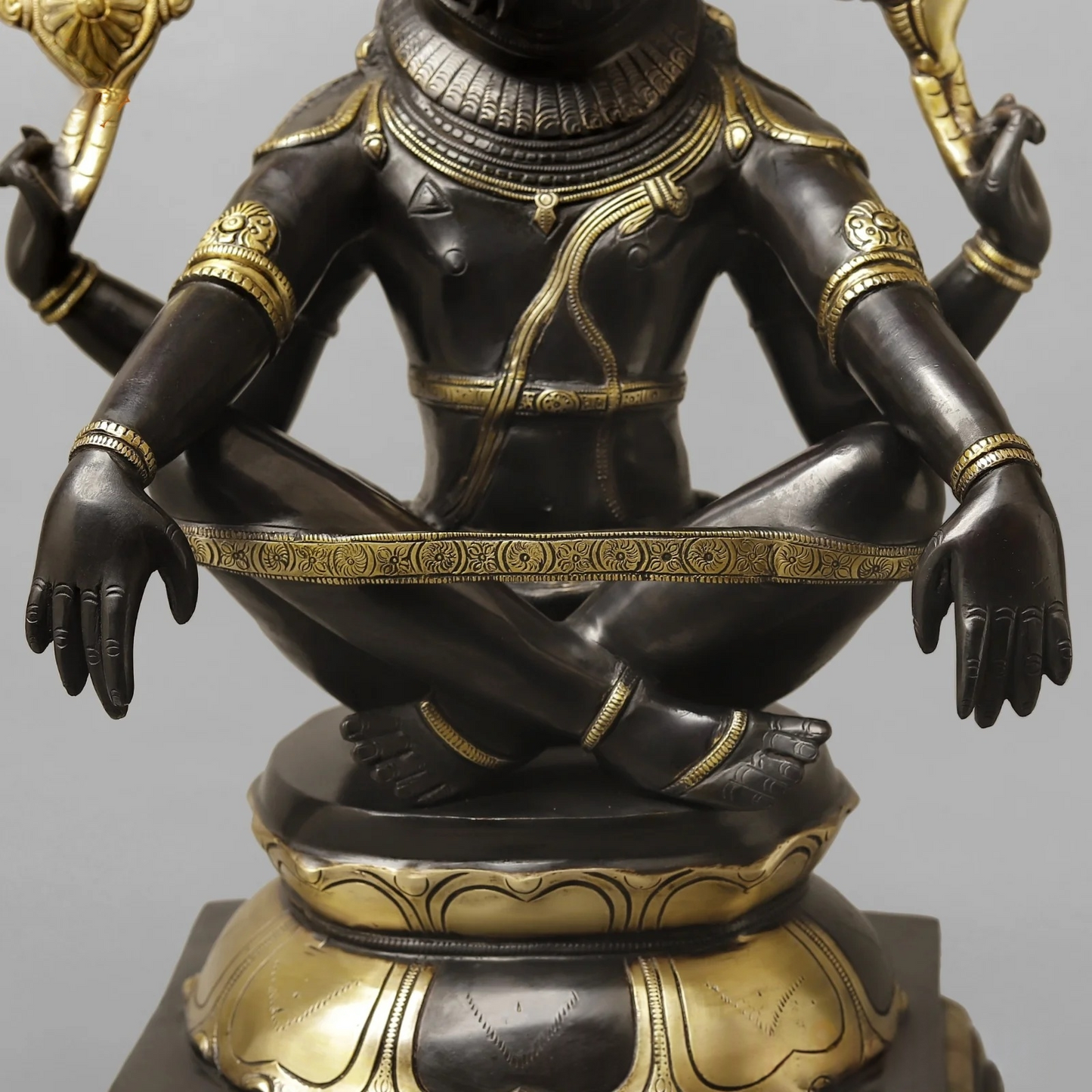 Brassaura® Brass Yoga Narasimha Idol | Lord Narasimha Seated Brass Statue | Antique Finish | Home Temple, Pooja Room & Spiritual Décor | Height 20 Inches | 16.12 Kg