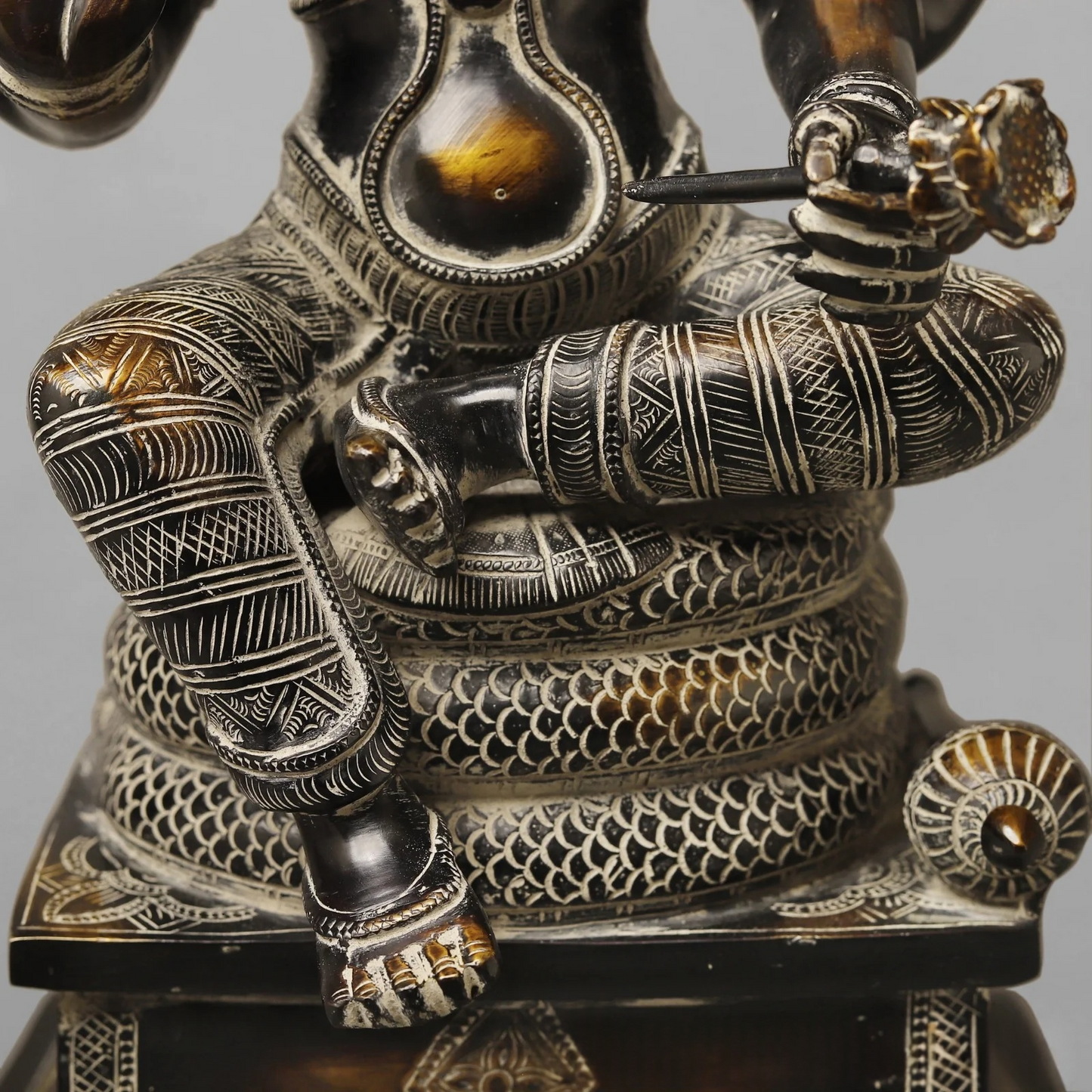 Brassaura® Lord Vishnu Statue | Pure Brass Vishnu Idol with Antique Dual-Tone Finish | Large Religious Sculpture for Home Temple, Pooja Room & Spiritual Décor | 20 Inch | 15.9 Kg