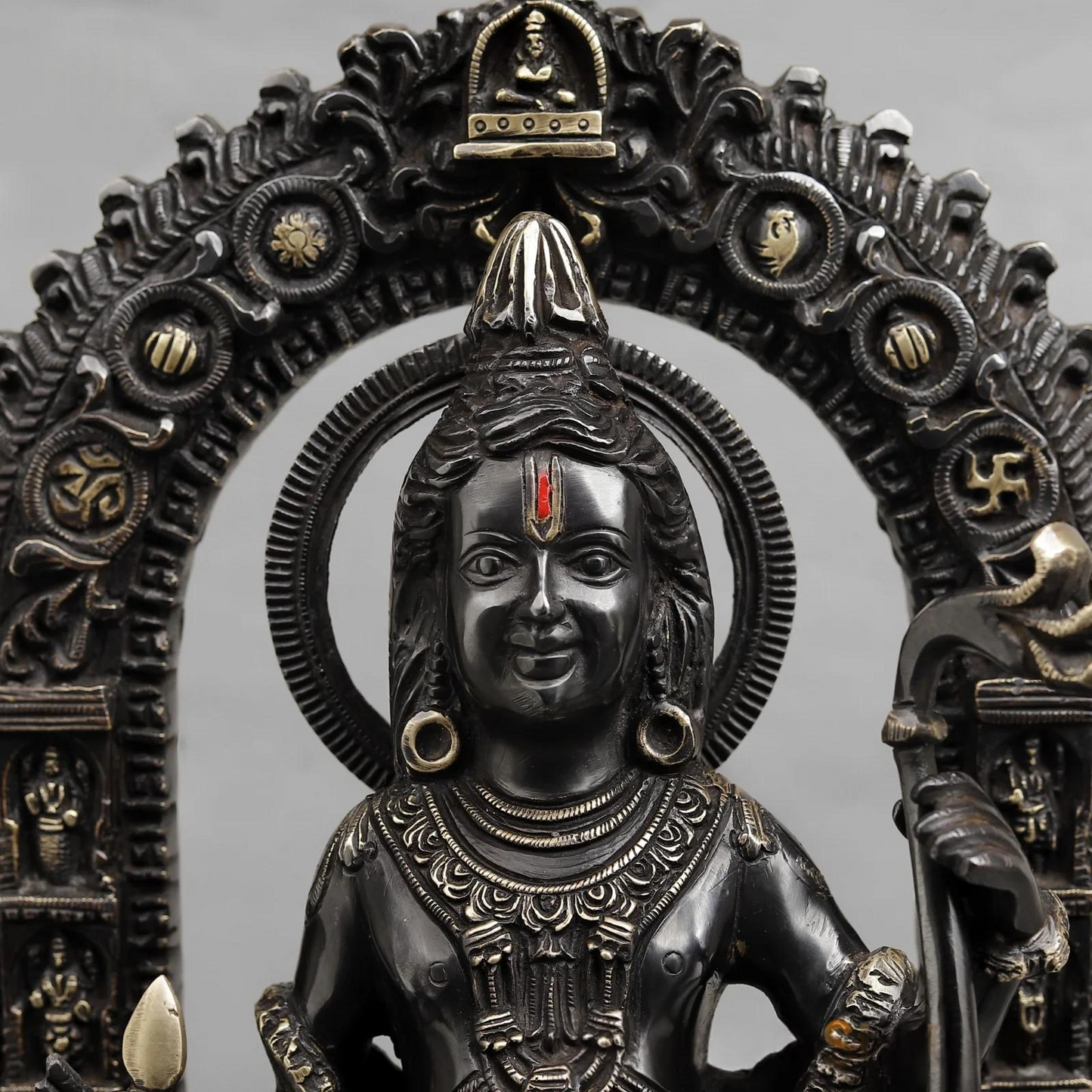 ब्रासोरा® वृंदावन वेणुगोपाल कृष्ण पीतल की प्रतिमा मोर के साथ | एंटीक नीला और सुनहरा रंग | ऊँचाई 20 इंच