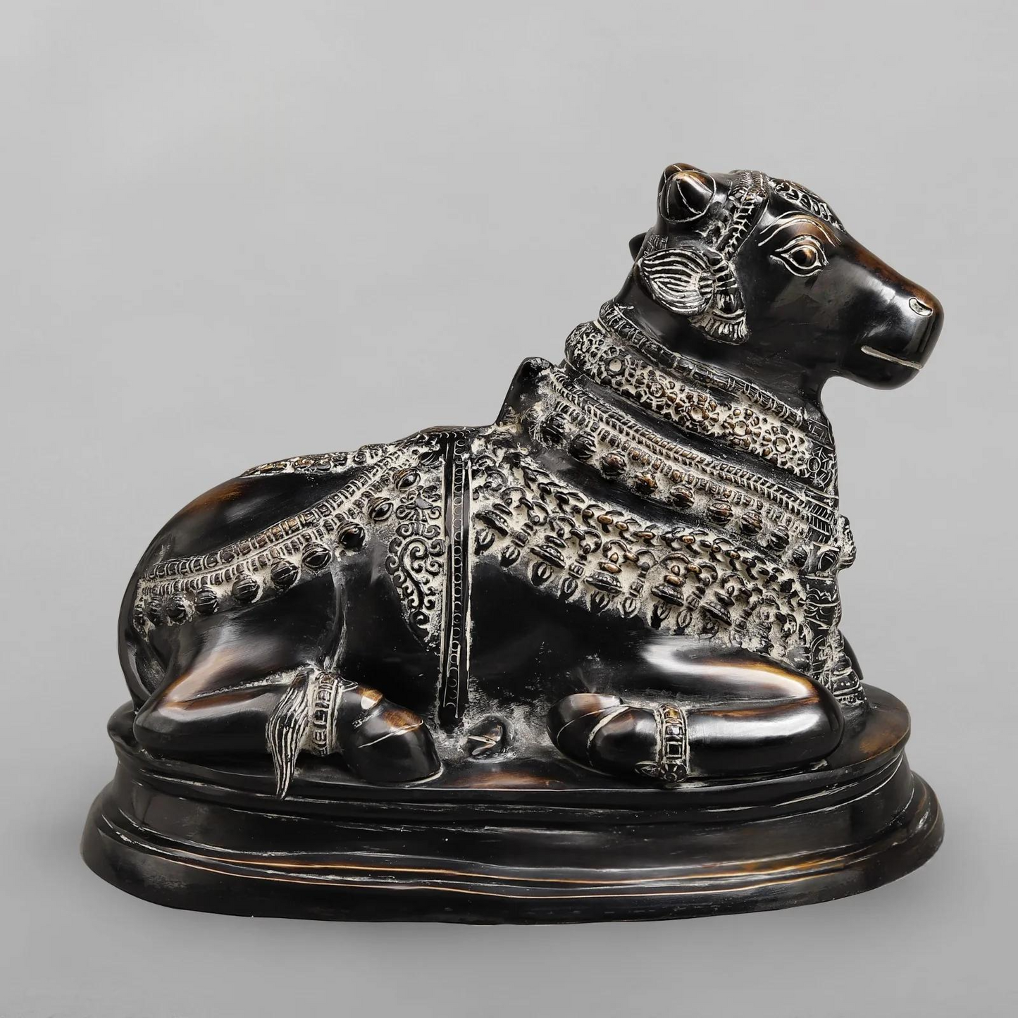 Brassaura® Brass Nandi Bull Idol with Antique Black Finish | Handcrafted Sacred Nandi Statue for Home Temple, Shiva Altar & Spiritual Décor | Height 13.5 Inches | Weight 11.84 Kgs