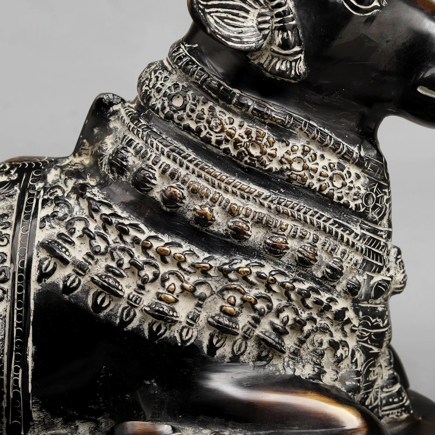 Brassaura® Brass Nandi Bull Idol with Antique Black Finish | Handcrafted Sacred Nandi Statue for Home Temple, Shiva Altar & Spiritual Décor | Height 13.5 Inches | Weight 11.84 Kgs