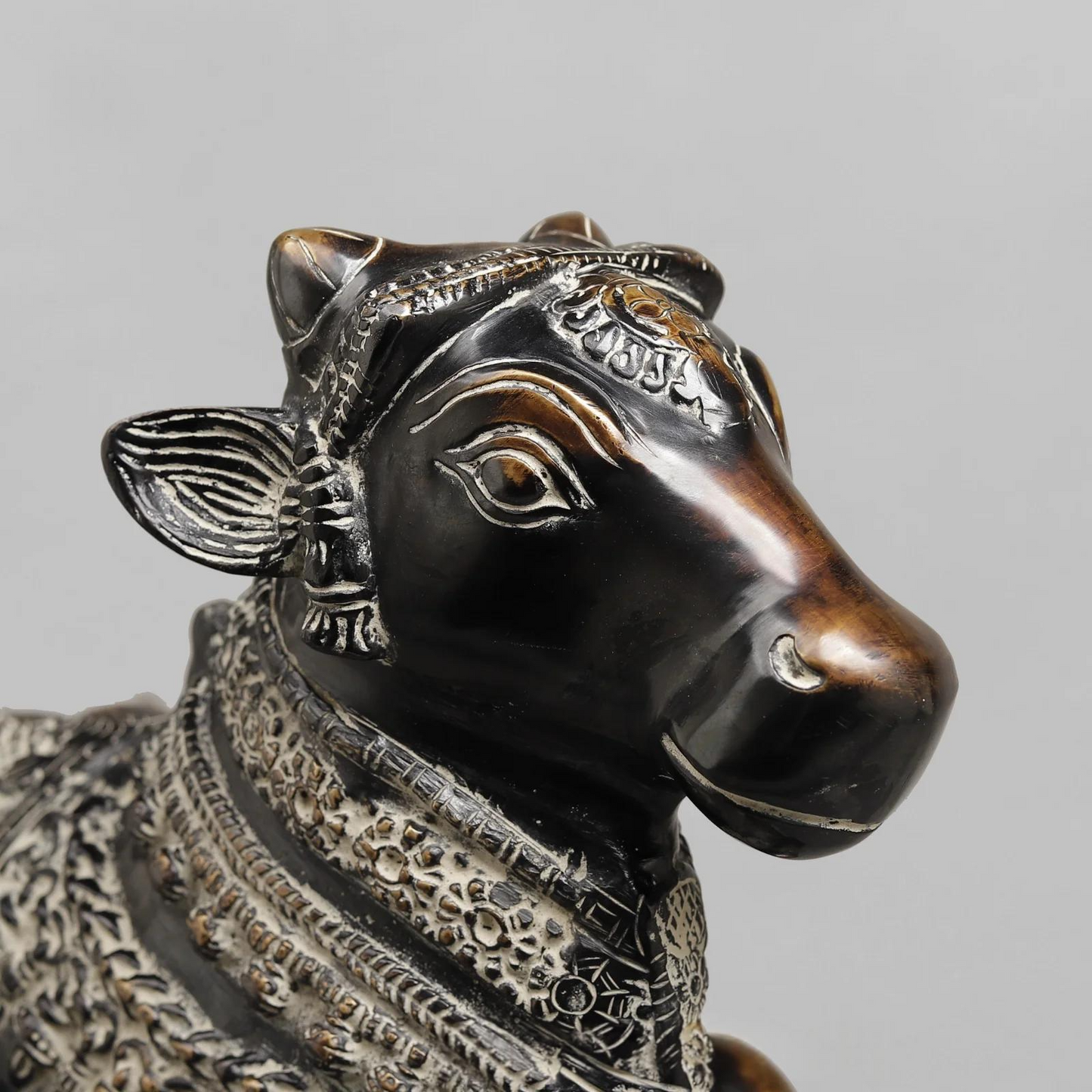 Brassaura® Brass Nandi Bull Idol with Antique Black Finish | Handcrafted Sacred Nandi Statue for Home Temple, Shiva Altar & Spiritual Décor | Height 13.5 Inches | Weight 11.84 Kgs
