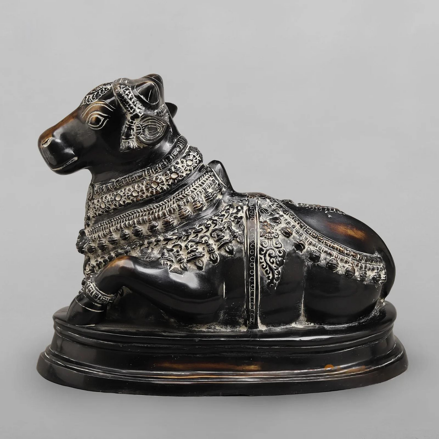 Brassaura® Brass Nandi Bull Idol with Antique Black Finish | Handcrafted Sacred Nandi Statue for Home Temple, Shiva Altar & Spiritual Décor | Height 13.5 Inches | Weight 11.84 Kgs