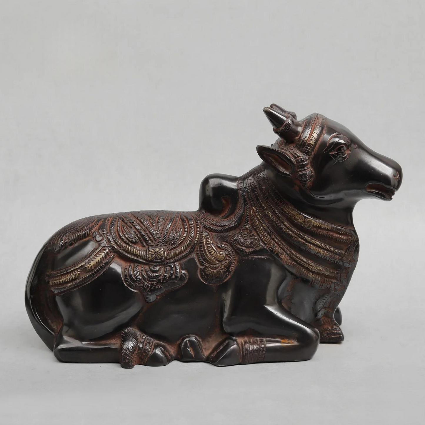 Brassaura® Brass Nandi Idol with Antique Black Finish | Handcrafted Sacred Nandi Statue for Home Temple, Shiva Altar & Spiritual Décor | Height 8 Inches | Weight 4.62 Kgs