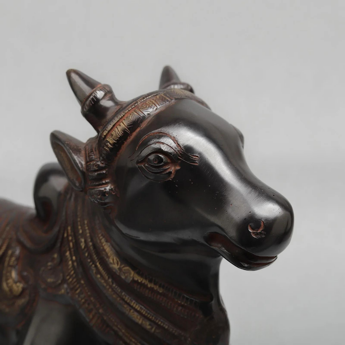 Brassaura® Brass Nandi Idol with Antique Black Finish | Handcrafted Sacred Nandi Statue for Home Temple, Shiva Altar & Spiritual Décor | Height 8 Inches | Weight 4.62 Kgs
