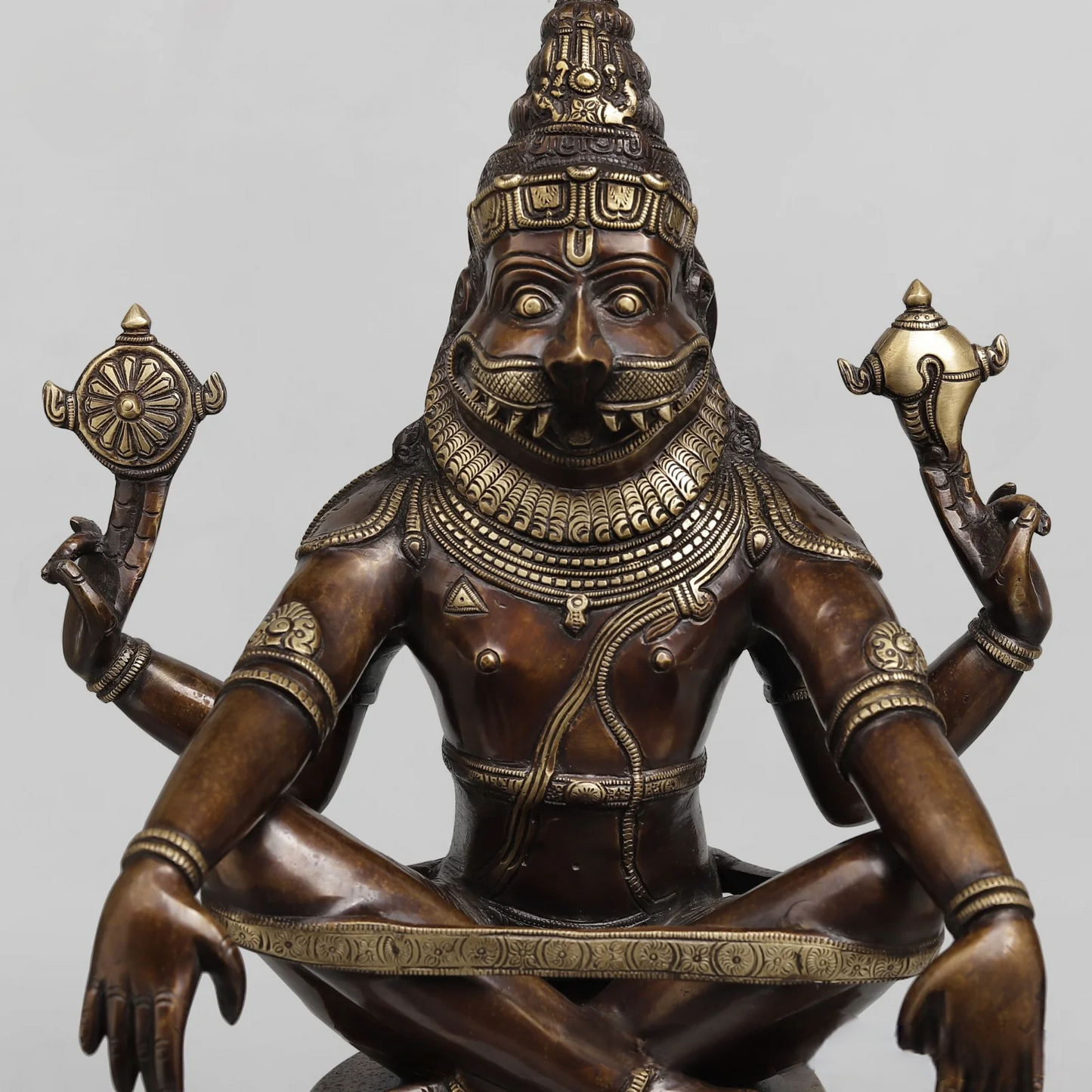 ब्रासोरा® वृंदावन वेणुगोपाल कृष्ण पीतल की प्रतिमा मोर के साथ | एंटीक नीला और सुनहरा रंग | ऊँचाई 20 इंच