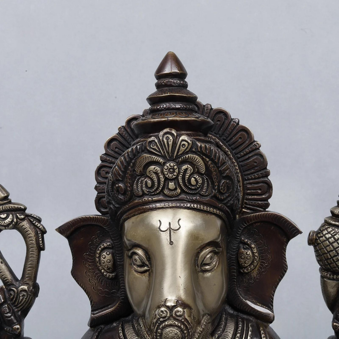 Brassaura® Ganesha Seated Idol with Antique Brown & Silver-Tone Finish | Pure Superfine Brass Handcrafted Murti | Brass Statue for Home Temple, Pooja Room | Height 14 Inches | Weight 13.9 Kgs