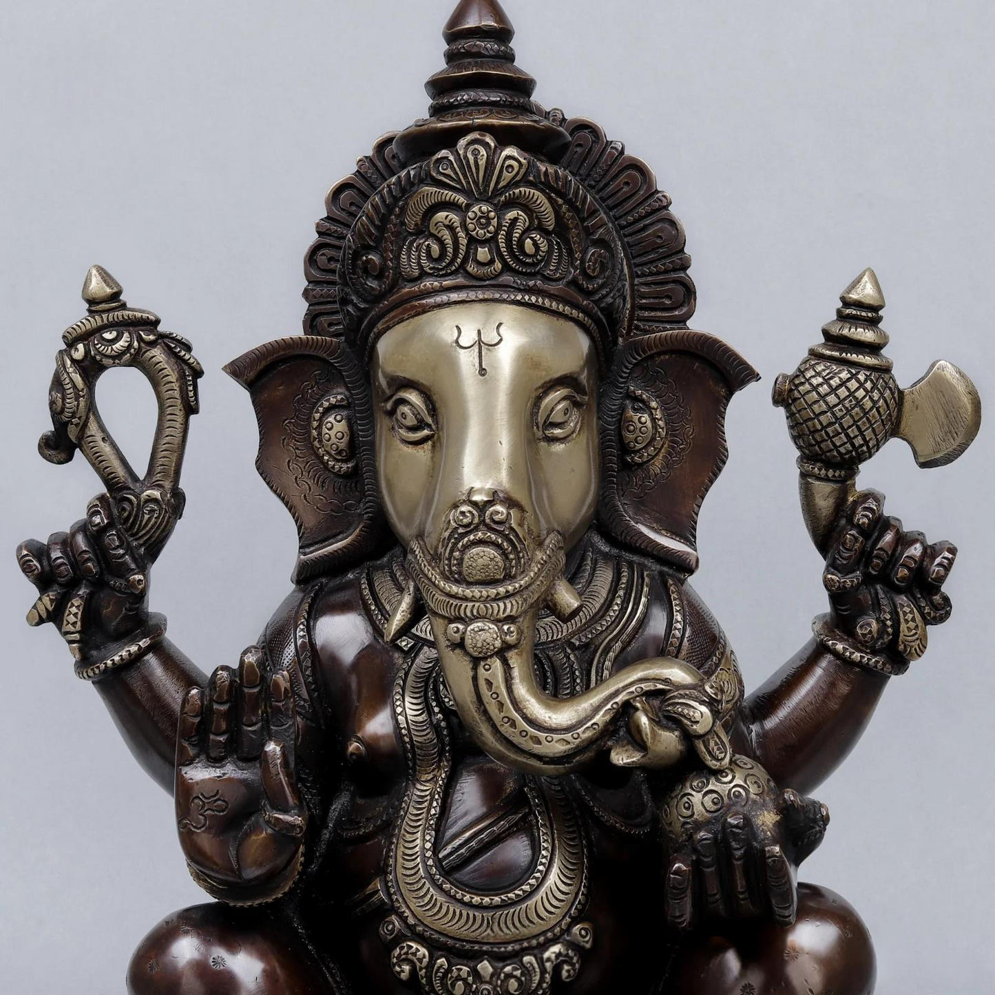 Brassaura® Ganesha Seated Idol with Antique Brown & Silver-Tone Finish | Pure Superfine Brass Handcrafted Murti | Brass Statue for Home Temple, Pooja Room | Height 14 Inches | Weight 13.9 Kgs