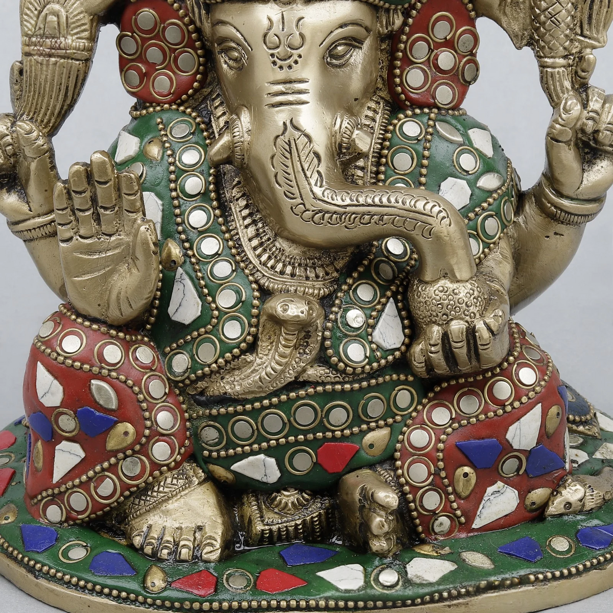 Brassaura® Ganesha Seated Idol with Fine Stonework Finish | Pure Superfine Brass Handcrafted Murti | Brass Statue for Home Temple, Pooja Room | Height 6.5 Inches | Weight 2.9 Kgs