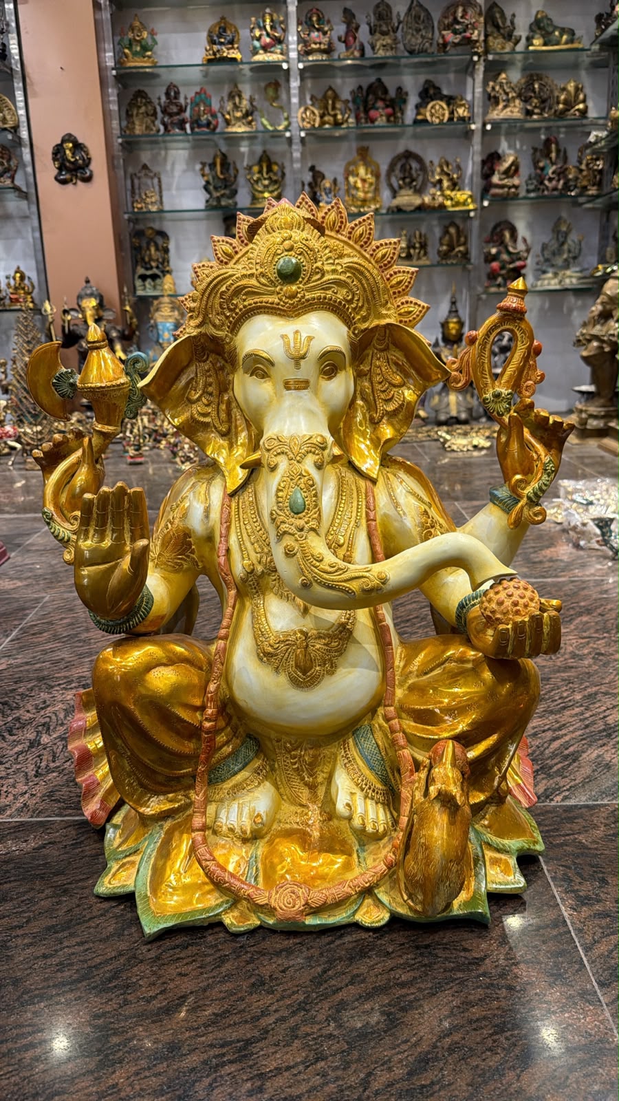ब्रासोरा® वृंदावन वेणुगोपाल कृष्ण पीतल की प्रतिमा मोर के साथ | एंटीक नीला और सुनहरा रंग | ऊँचाई 20 इंच