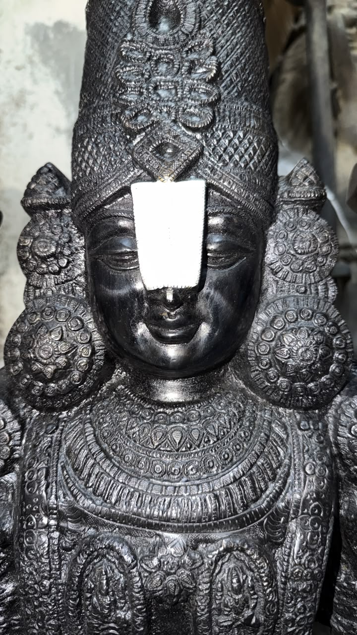 ब्रासोरा® वृंदावन वेणुगोपाल कृष्ण पीतल की प्रतिमा मोर के साथ | एंटीक नीला और सुनहरा रंग | ऊँचाई 20 इंच