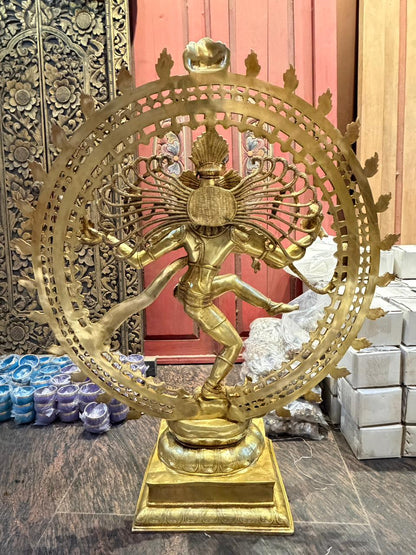 ब्रासौर™ बड़ी पीतल नटराज प्रतिमा | दिव्य ब्रह्मांडीय नृत्य | ऊँचाई 48 इंच और वज़न 55 किलोग्राम