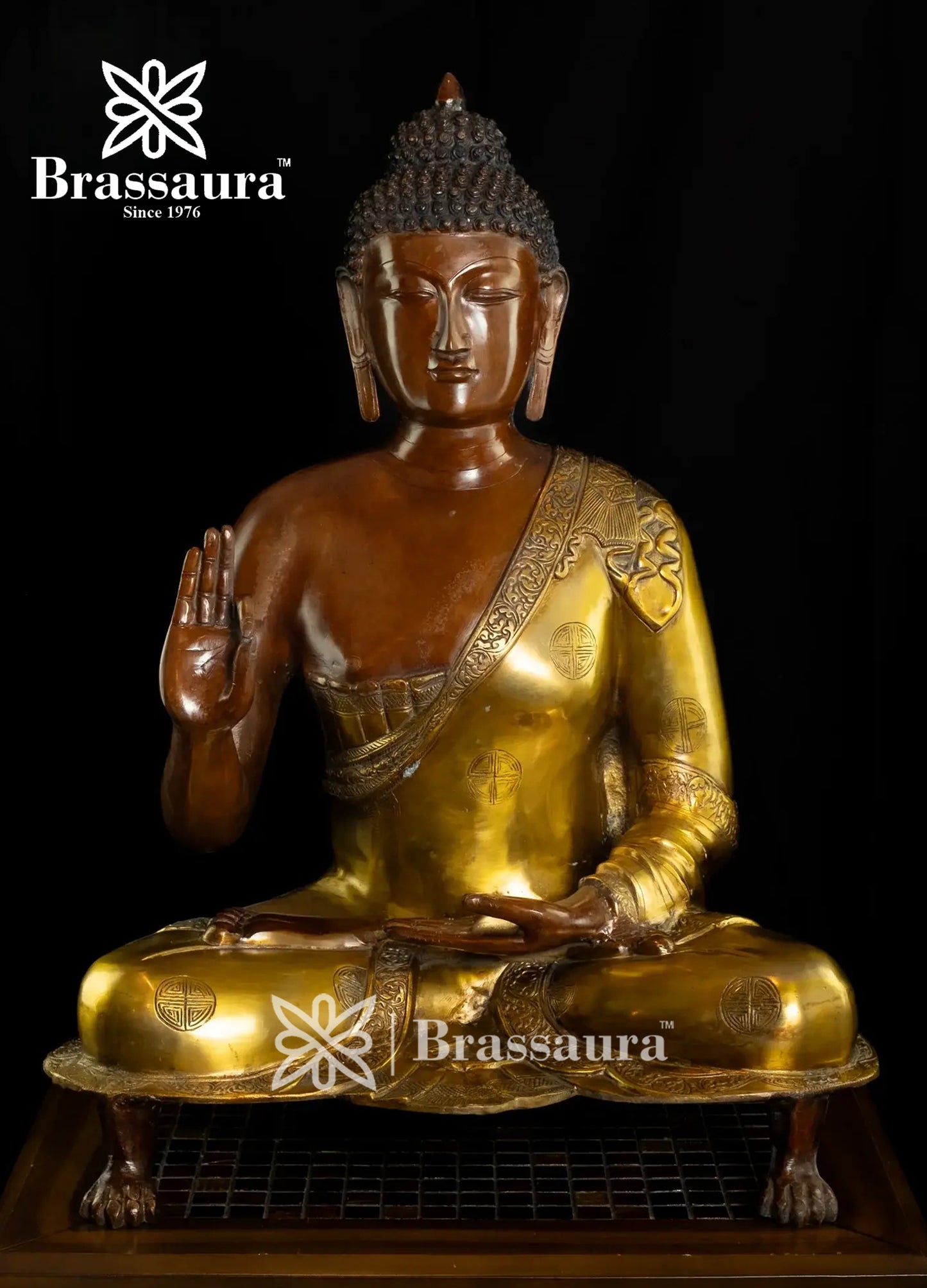 Brass Buddha For Home Décor And Gift Items Weight 22 Kg And Height 25 Inch