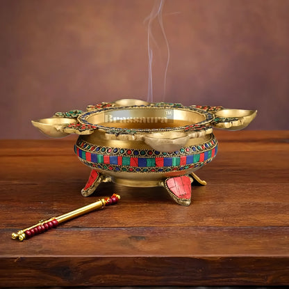 Brassaura™ Exquisite 3.5 Inches Brass Urli with Diyas – 2 kgs – Traditional Decorative Bowl for Home Ambiance