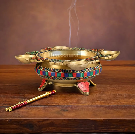 Brassaura™ Exquisite 3.5 Inches Brass Urli with Diyas – 2 kgs – Traditional Decorative Bowl for Home Ambiance