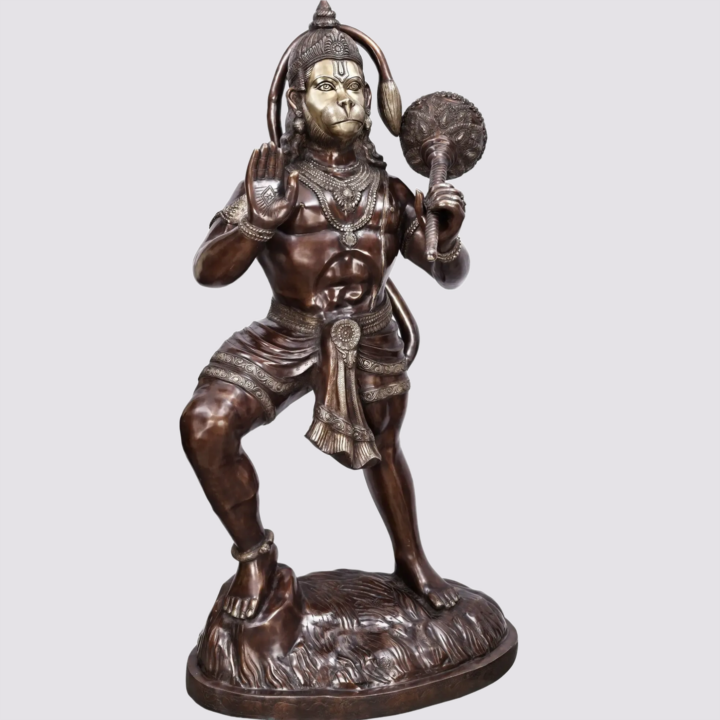 ब्रसाउरा® भव्य वीर हनुमान प्रतिमा | प्राकृतिक पीतल फ़िनिश | ऊँचाई 65.94 इंच और वज़न 138.40 किग्रा