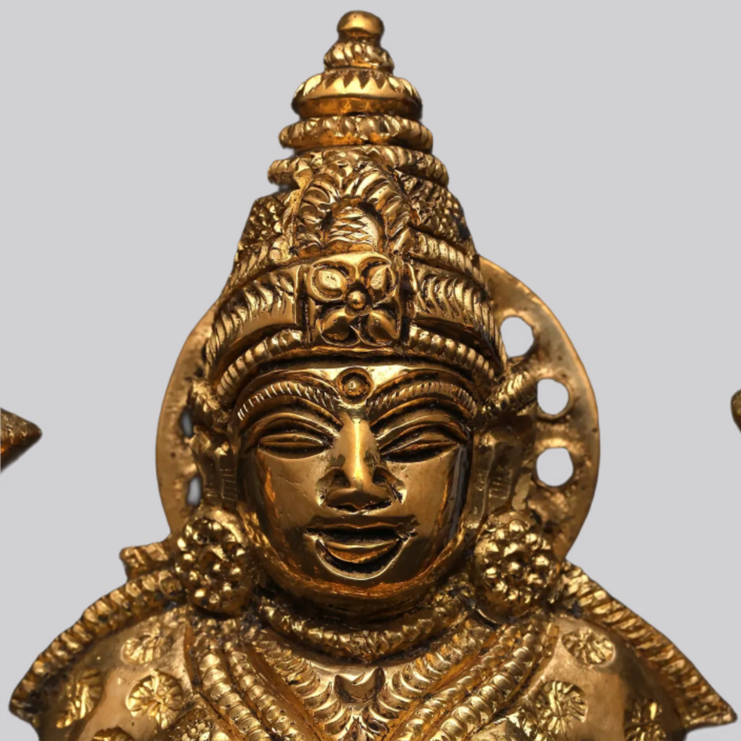 ब्रसाउरा® ब्रास लक्ष्मी देवी प्रतिमा | ऊँचाई 5.51 इंच और वज़न 0.90 किग्रा