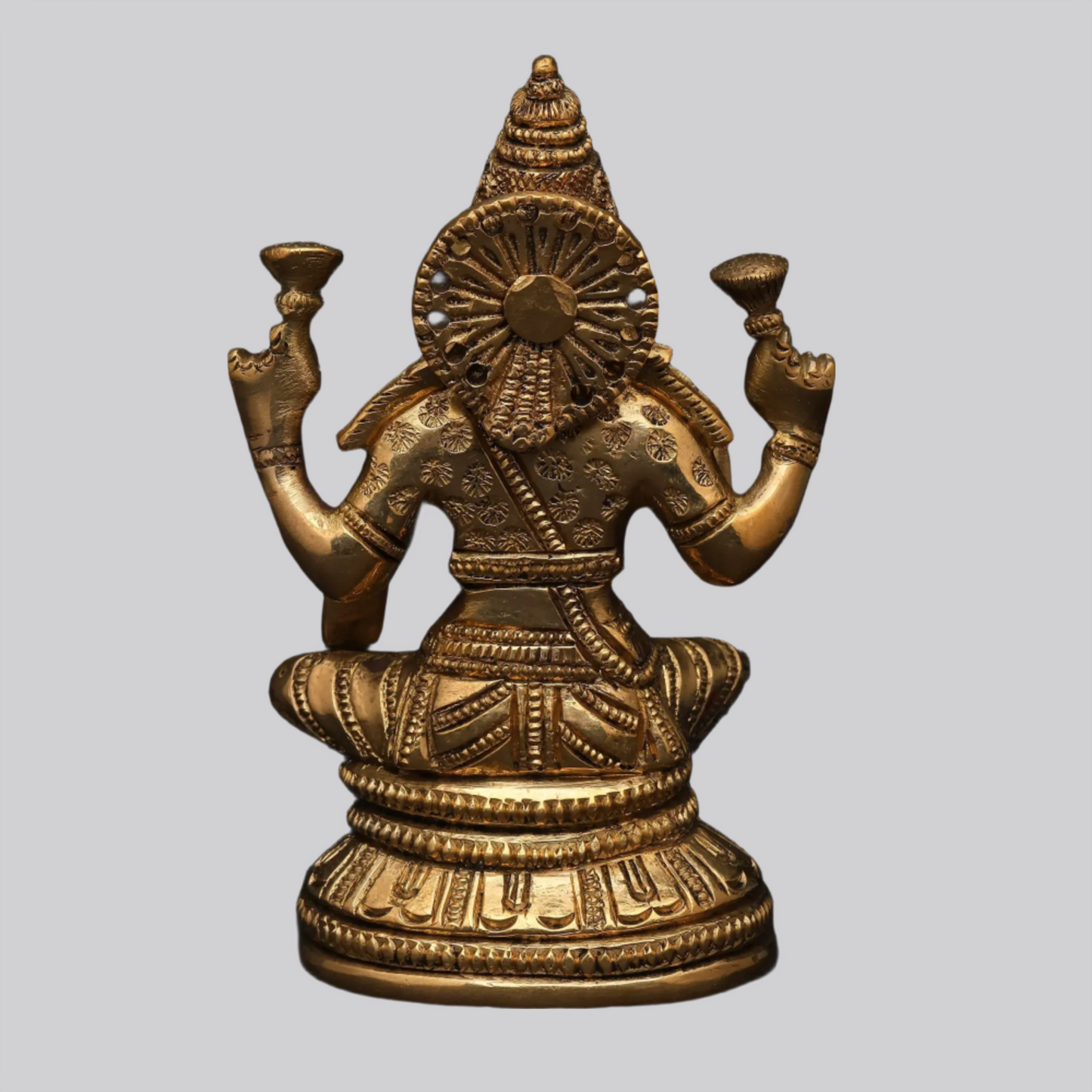 ब्रसाउरा® ब्रास लक्ष्मी देवी प्रतिमा | ऊँचाई 5.51 इंच और वज़न 0.90 किग्रा