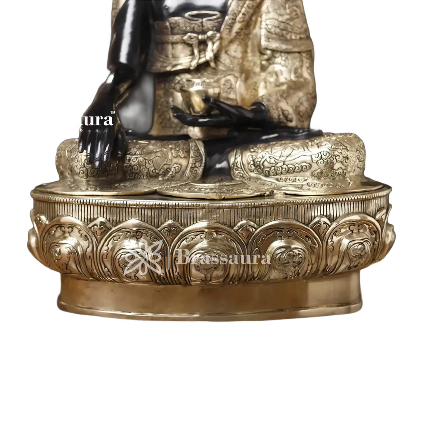 Brass Buddha For Home And Décor Weight 53.020 kg Height 33 Inch