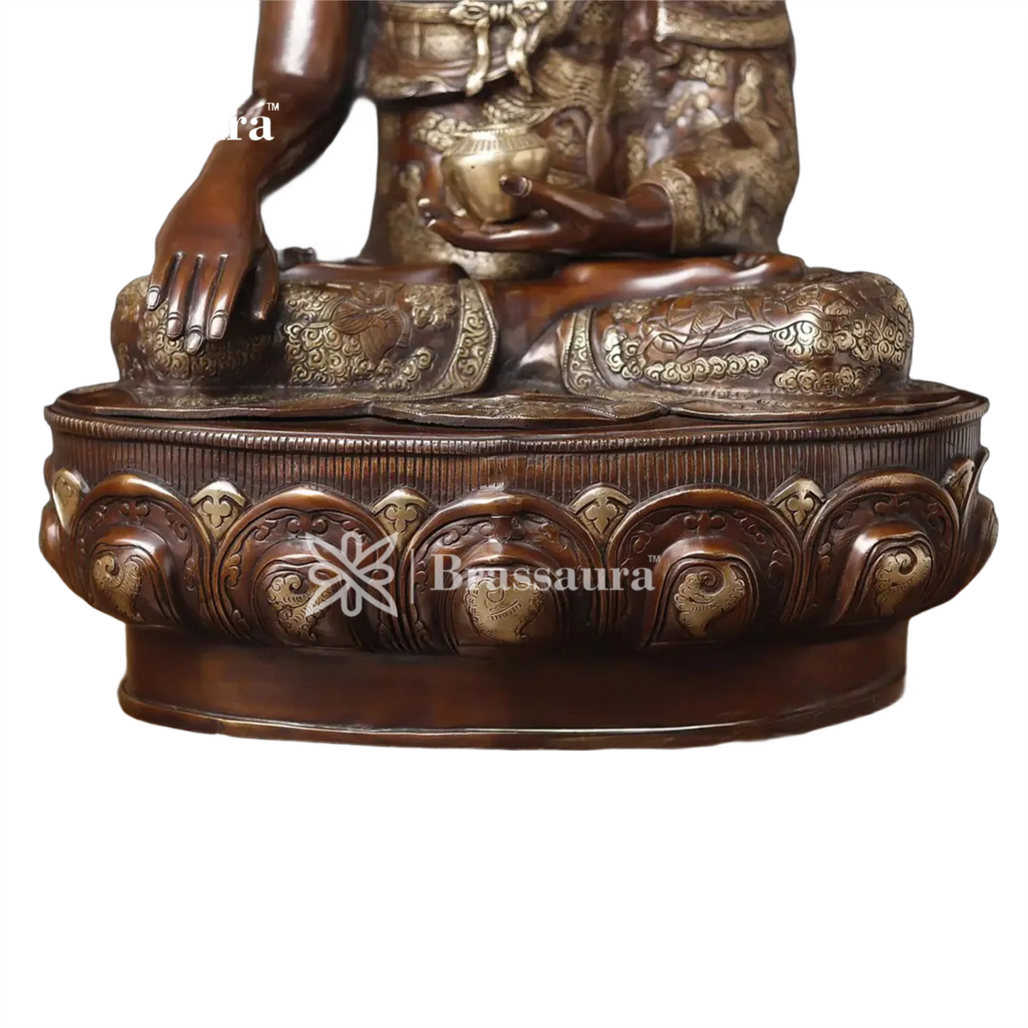 Brass Buddha For Home And Décor Weight 52 kg Height 34 Inch