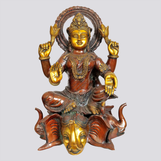 ब्रासौरा® गजा आधार पर बैठी लक्ष्मी | ड्यूल टोन फिनिश वाली पीतल की मूर्ति | ऊँचाई 20 इंच और वज़न 19.70 किग्रा