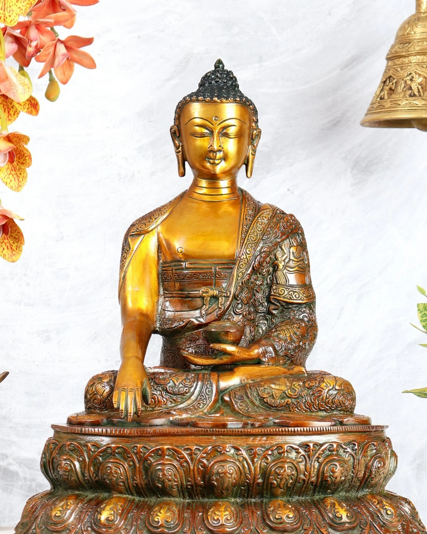 Brassaura® Meditating Buddha Statue | Handcrafted Decorative Buddha Idol for Home, Living Room, Meditation & Spiritual Décor | Antique Artistic Finish | 17.5 Inches | 12.13 Kg