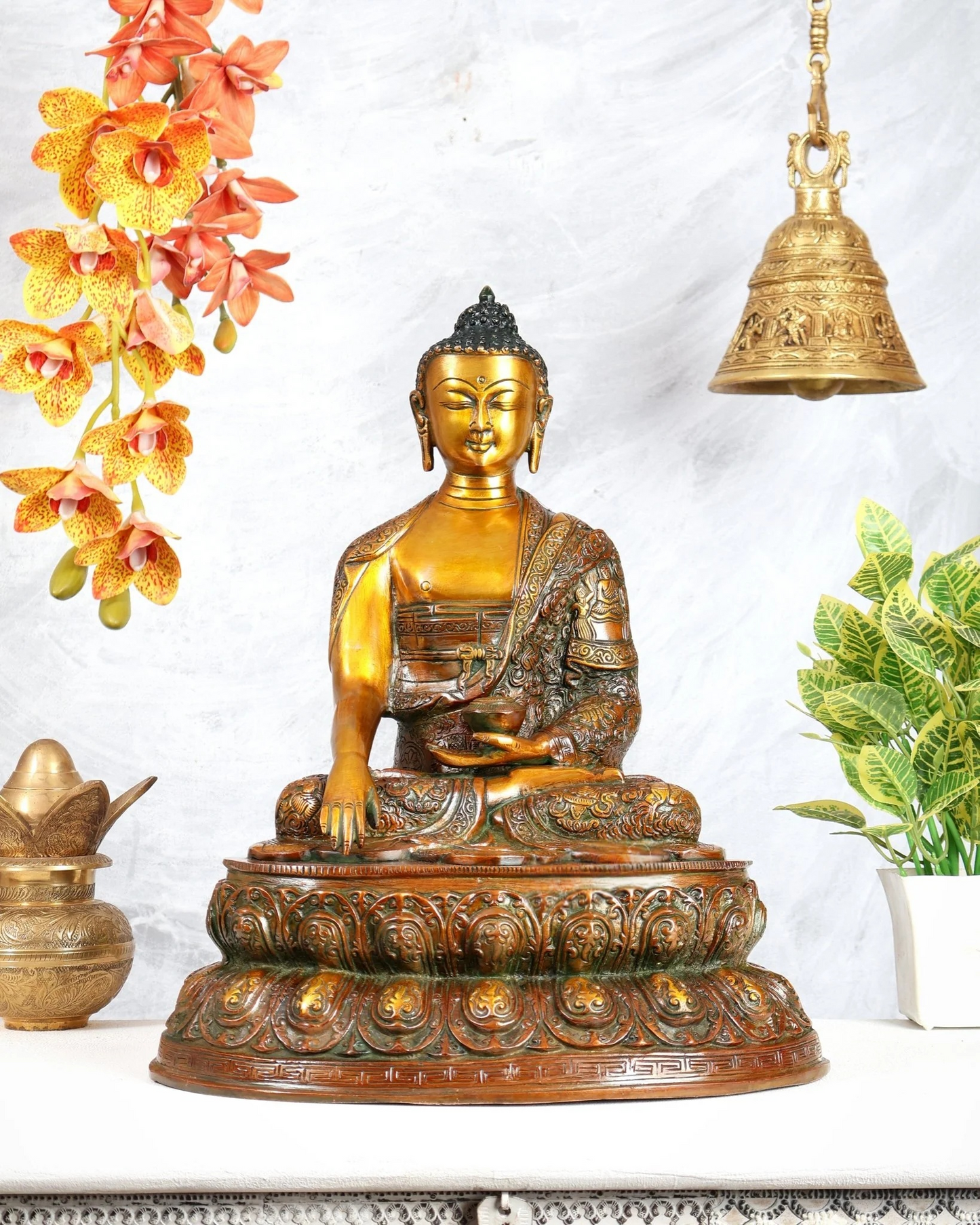 Brassaura® Meditating Buddha Statue | Handcrafted Decorative Buddha Idol for Home, Living Room, Meditation & Spiritual Décor | Antique Artistic Finish | 17.5 Inches | 12.13 Kg