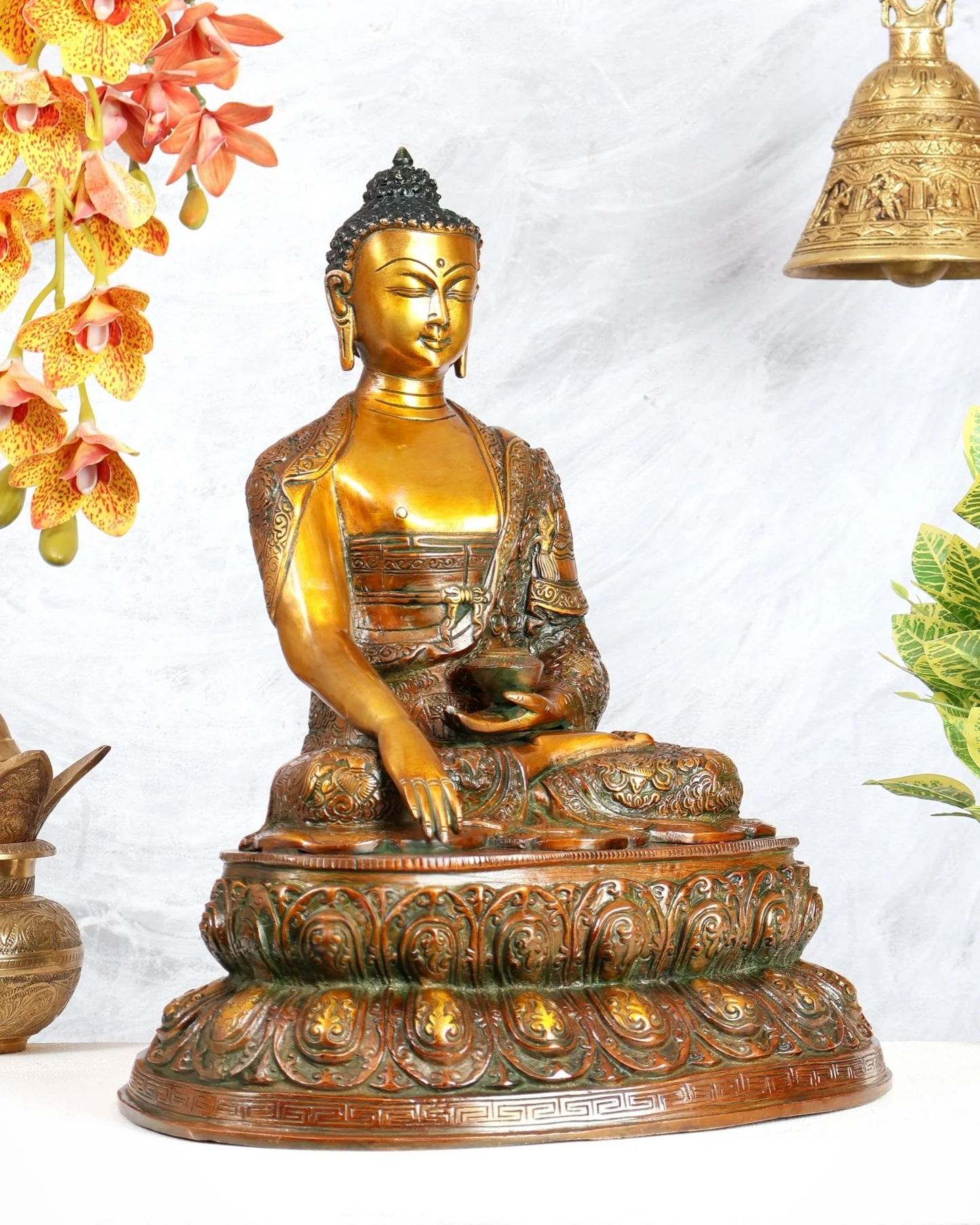 Brassaura® Meditating Buddha Statue | Handcrafted Decorative Buddha Idol for Home, Living Room, Meditation & Spiritual Décor | Antique Artistic Finish | 17.5 Inches | 12.13 Kg