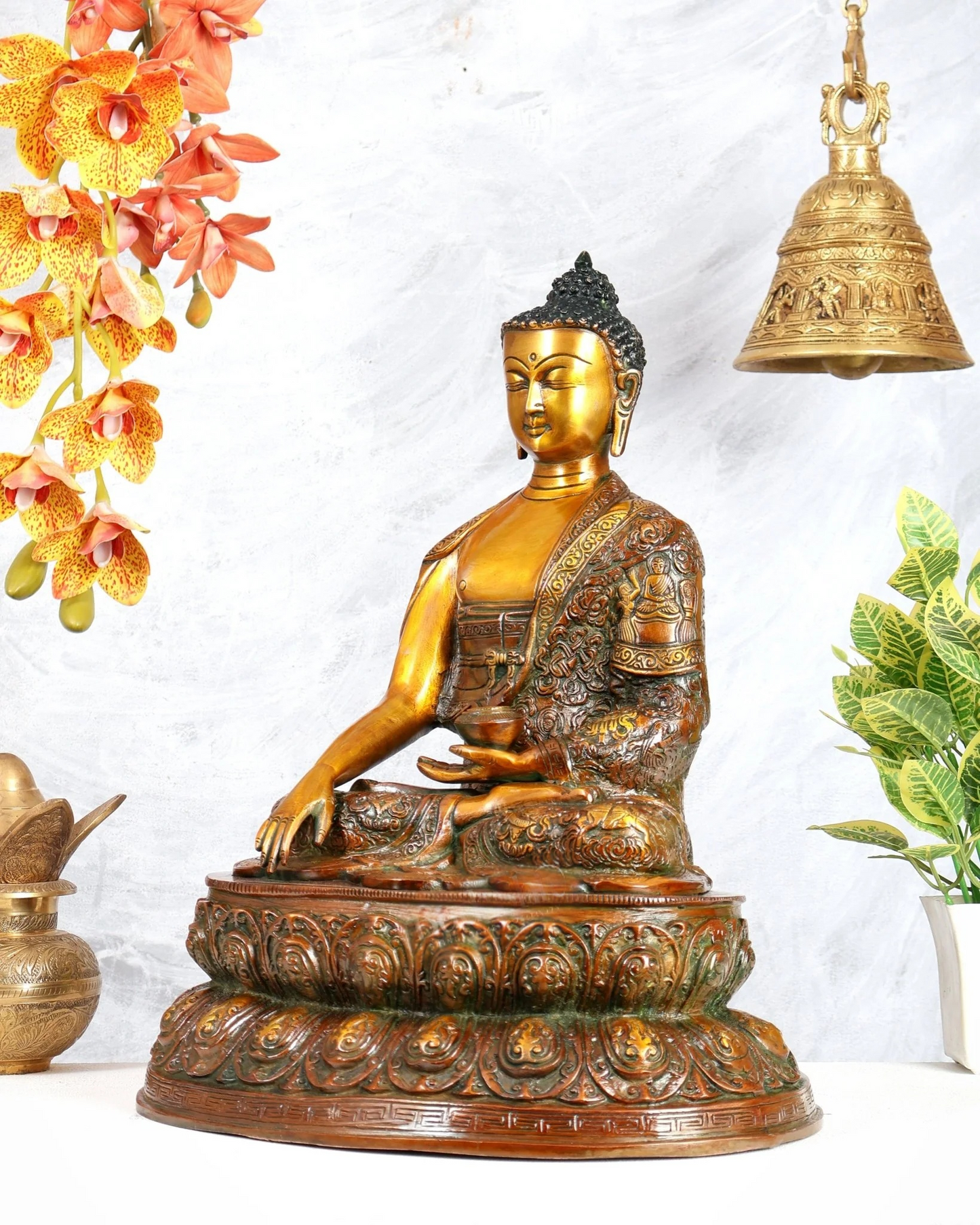 Brassaura® Meditating Buddha Statue | Handcrafted Decorative Buddha Idol for Home, Living Room, Meditation & Spiritual Décor | Antique Artistic Finish | 17.5 Inches | 12.13 Kg