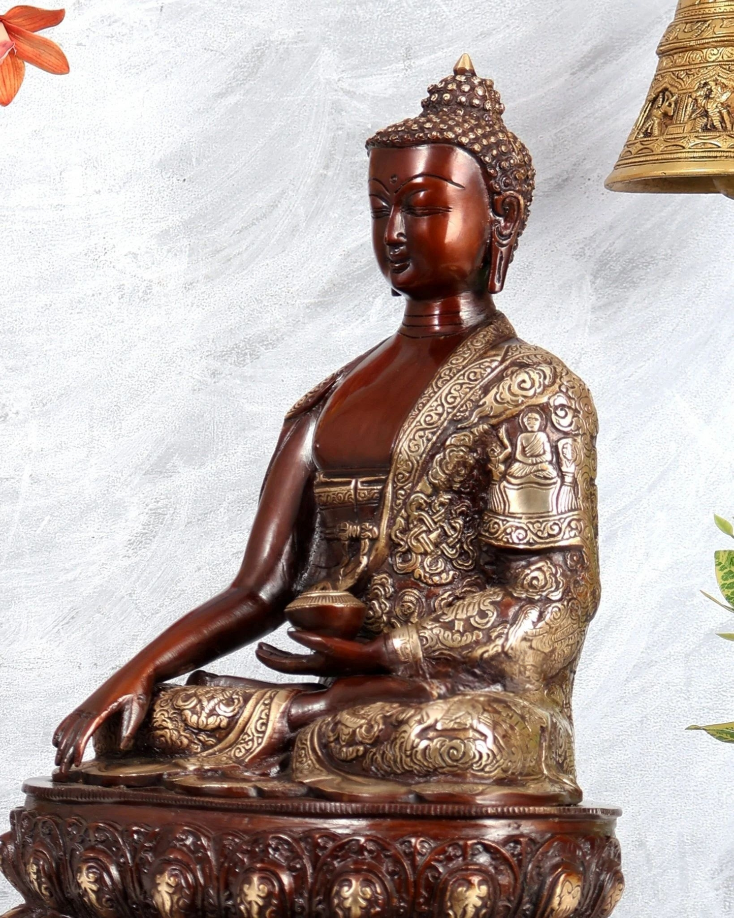 ब्रासोरा® वृंदावन वेणुगोपाल कृष्ण पीतल की प्रतिमा मोर के साथ | एंटीक नीला और सुनहरा रंग | ऊँचाई 20 इंच