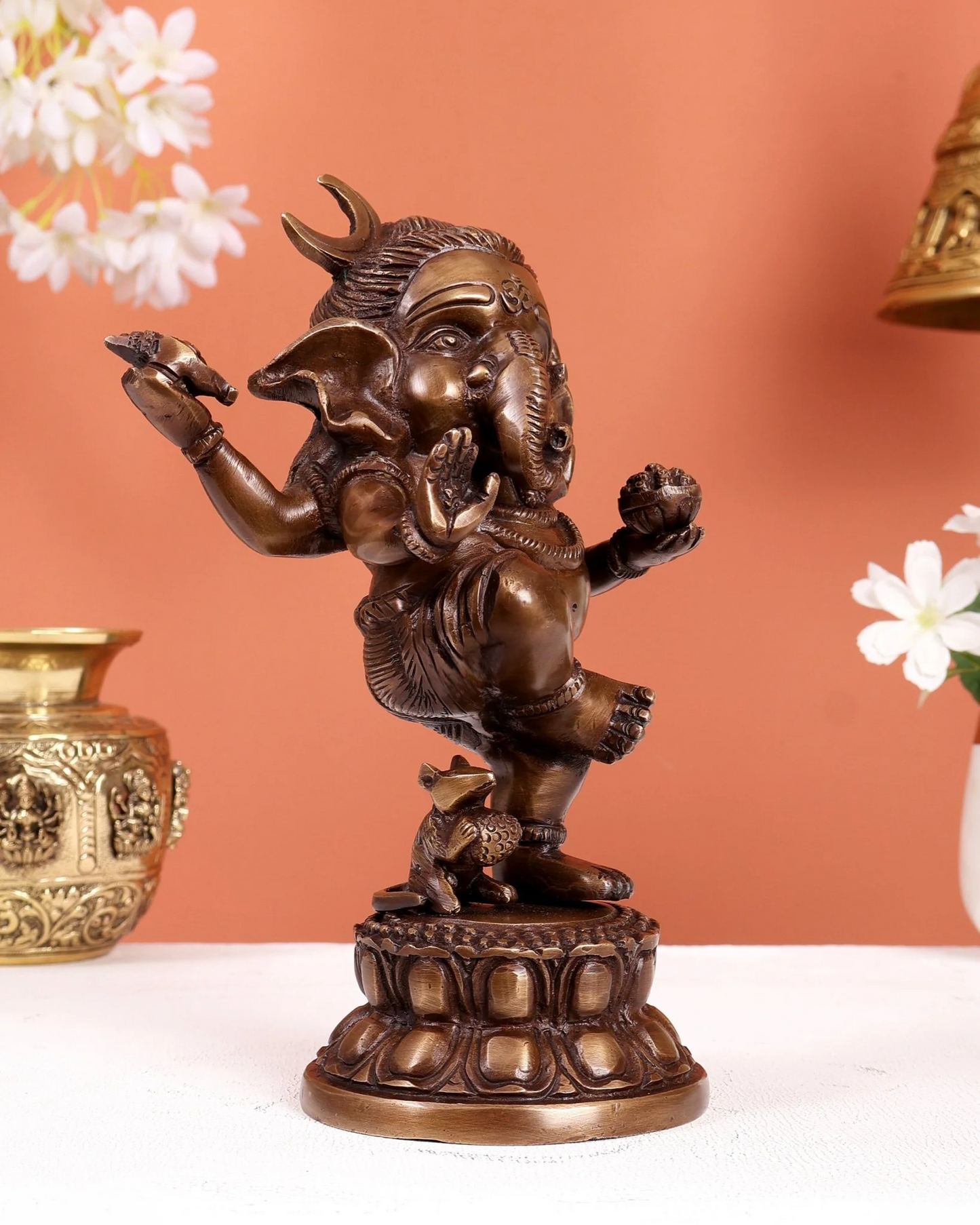 ब्रासोरा® वृंदावन वेणुगोपाल कृष्ण पीतल की प्रतिमा मोर के साथ | एंटीक नीला और सुनहरा रंग | ऊँचाई 20 इंच