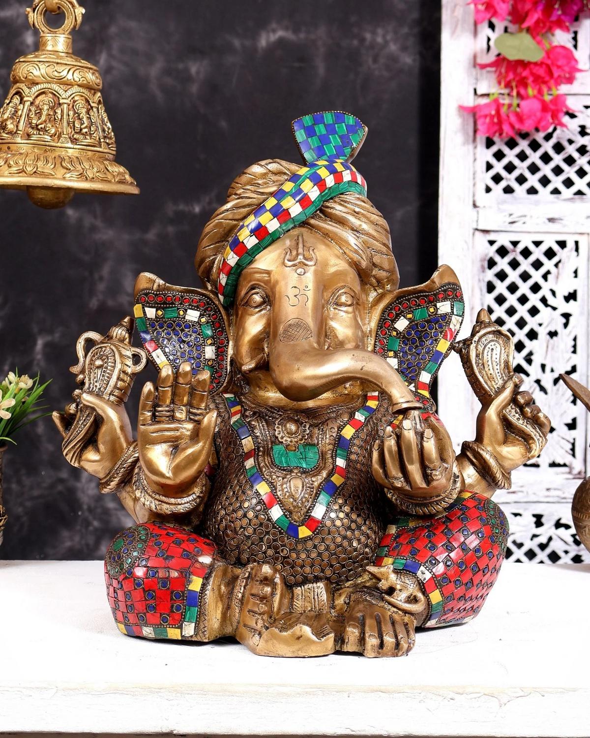 ब्रासोरा® वृंदावन वेणुगोपाल कृष्ण पीतल की प्रतिमा मोर के साथ | एंटीक नीला और सुनहरा रंग | ऊँचाई 20 इंच